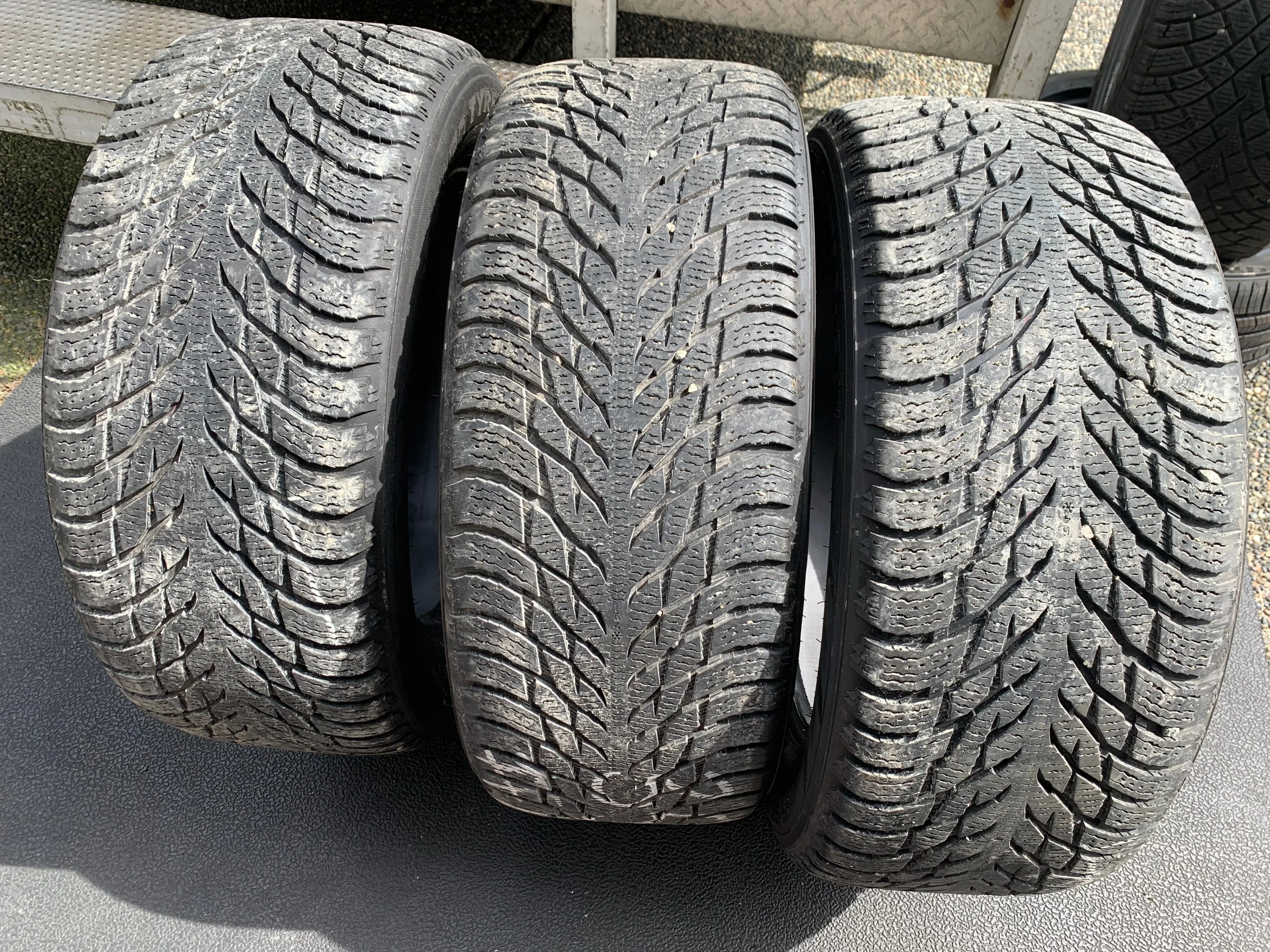SET OF (3) 255/55/18 M+S 109R Nokian Hakkapellitta R3 70% tread thumbnail