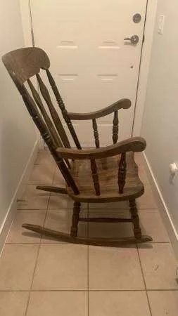 Wooden Rocking Chair image indicator(3)