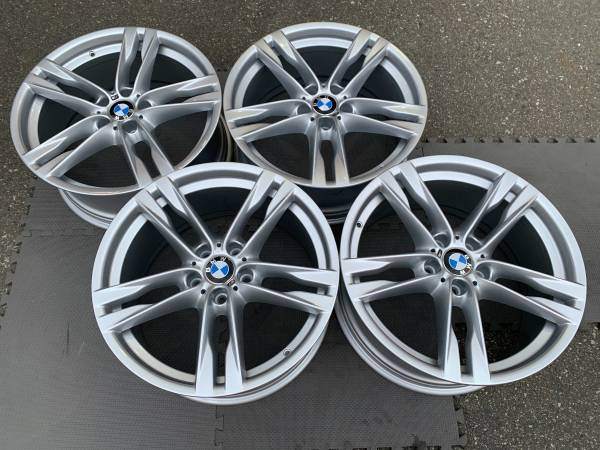 Set of Genuine factory F12 6 series 20" style 373 rims as New - photo 5