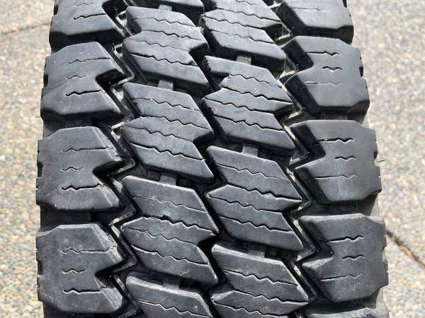 1 X single 225/70/19.5 128/126N PR14 Michelin LRG XDS2 like new - photo 2
