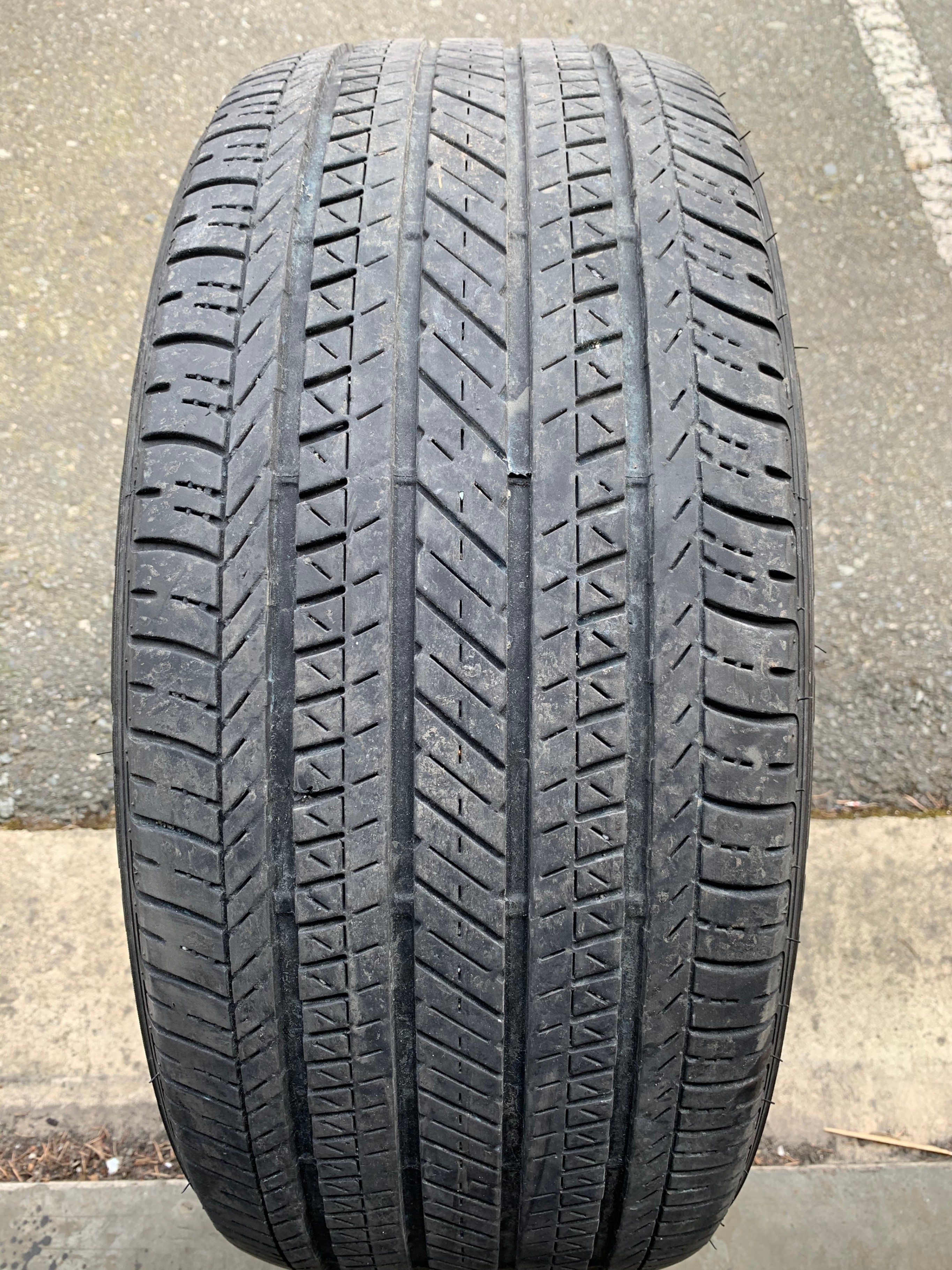 1 x single 235/50/18 Bridgestone dueler HL 422 ecopia 50% tread