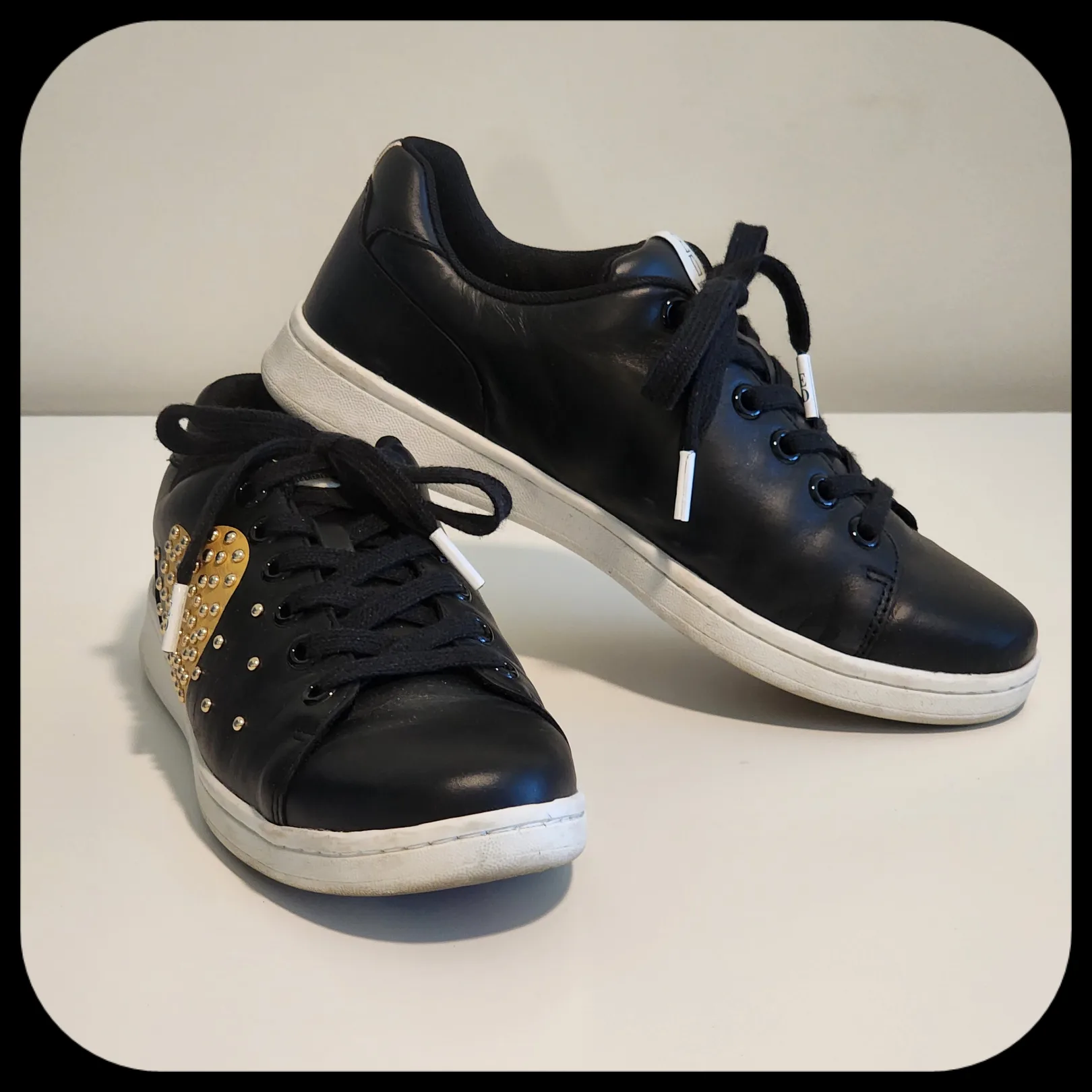 ELLEN DEGENERES || Chamour Sneakers (SIZE 7) image indicator(2)