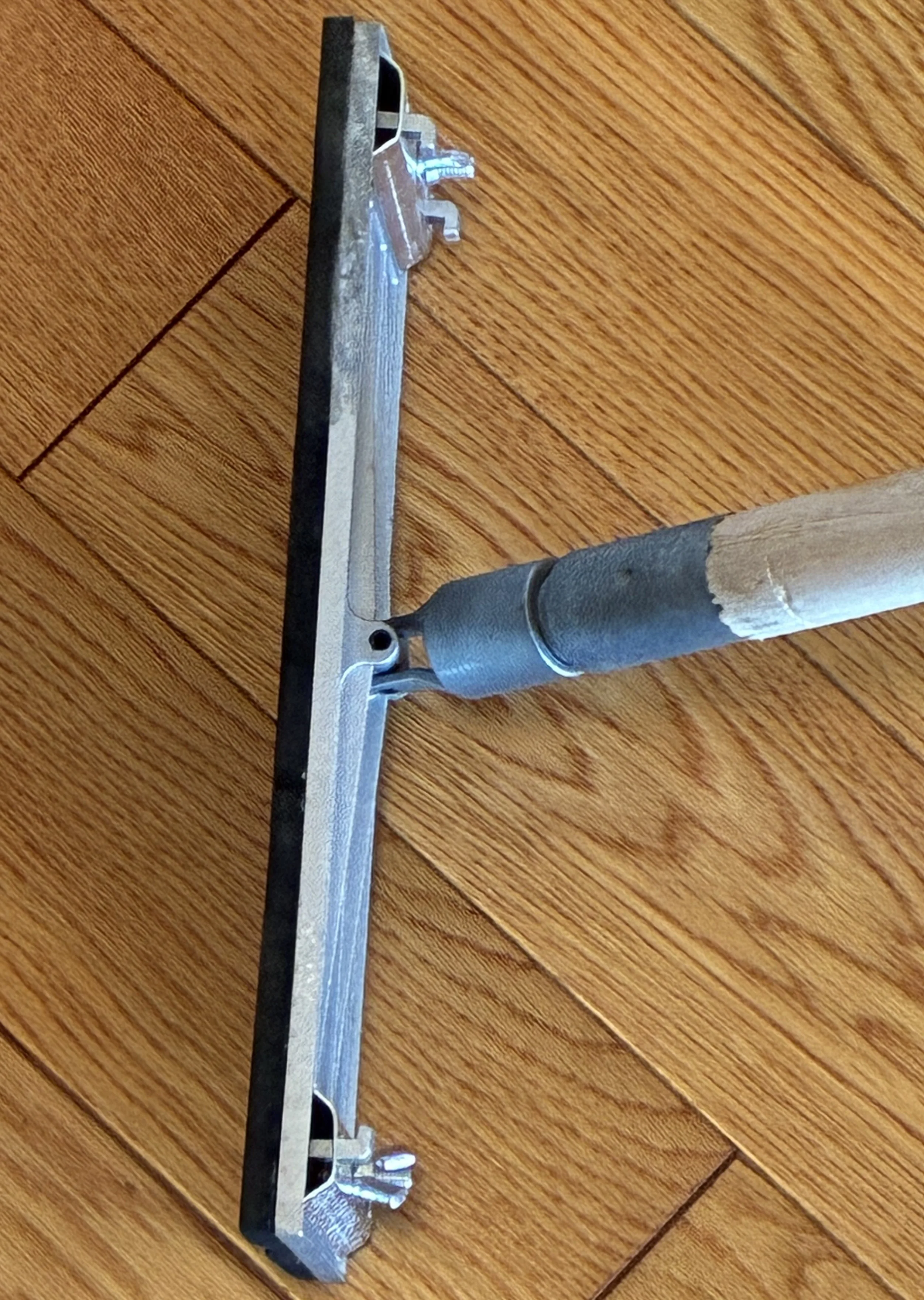 Anvil Aluminum Pole Sander with 48" Wooden Handle. Brand new image indicator(6)