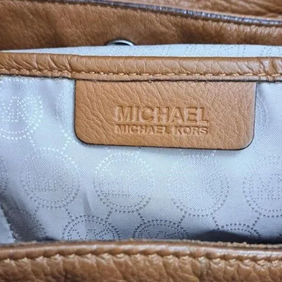 Michael Kors Leather Crossbody Chain Strap Bag Purse Jet Set image indicator(3)