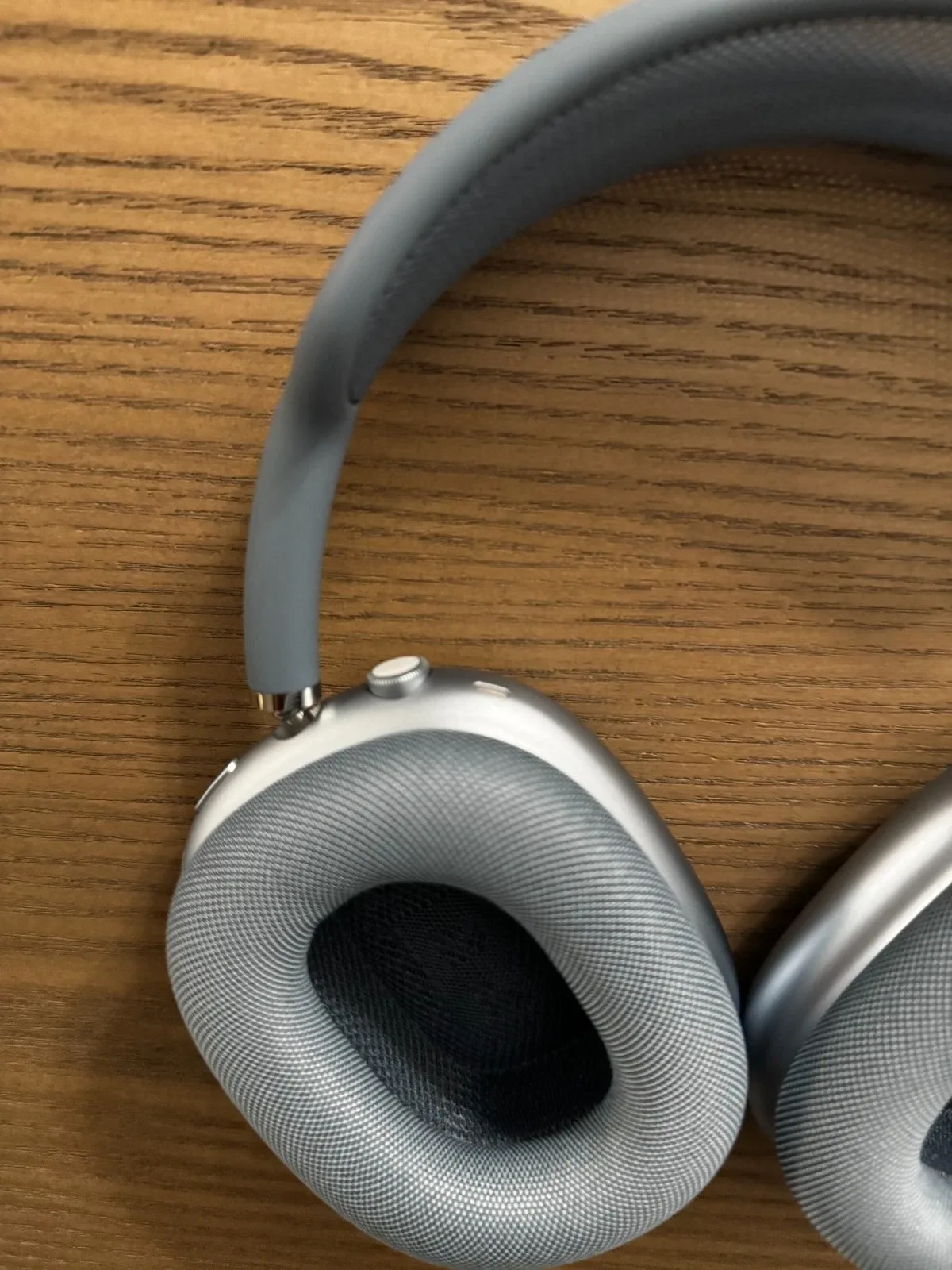 Brand New Apple AirPods Max with Smart Case (USB-C) - Blue image indicator(4)