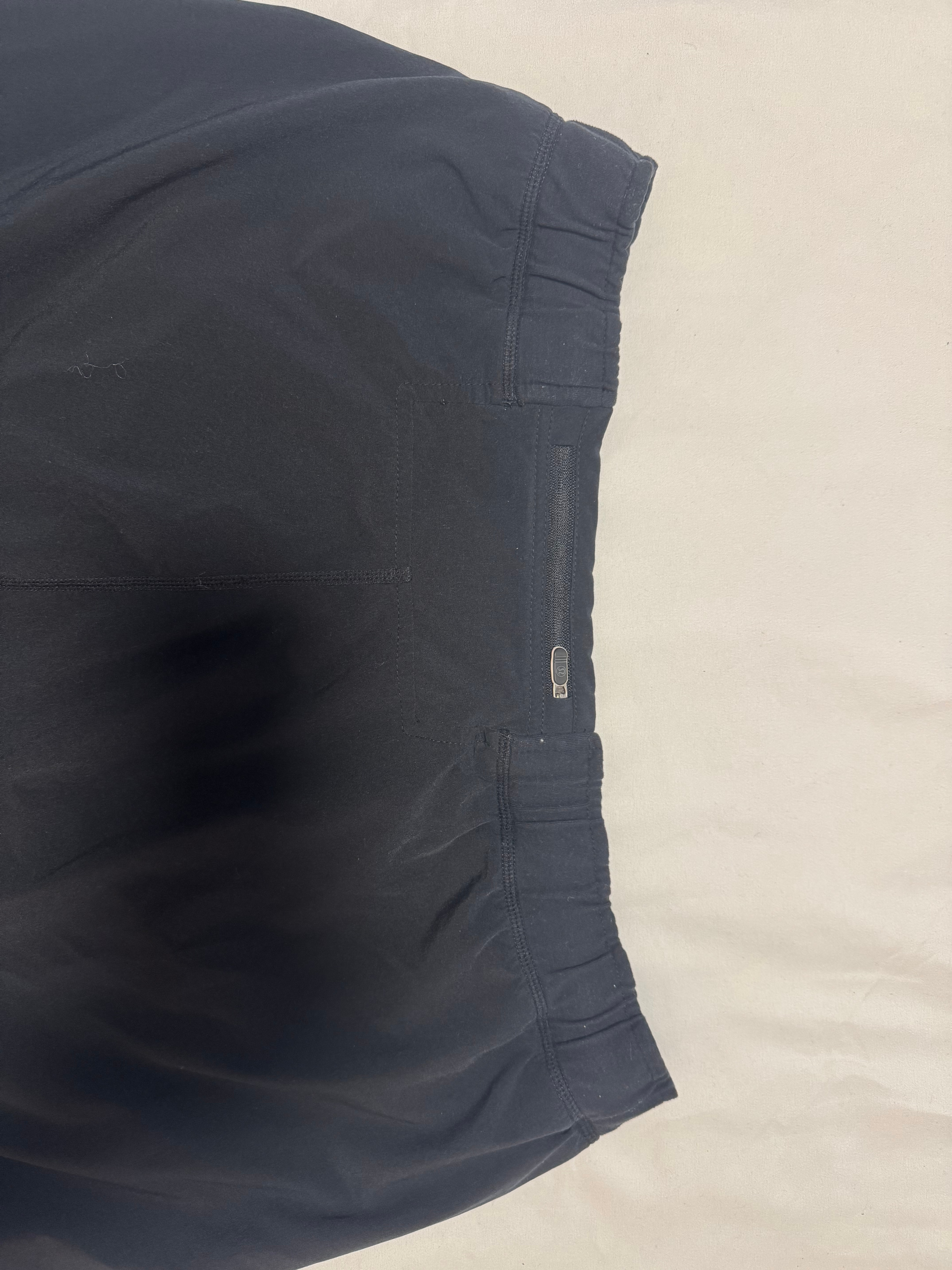 Lululemon shorts - Black - photo 4