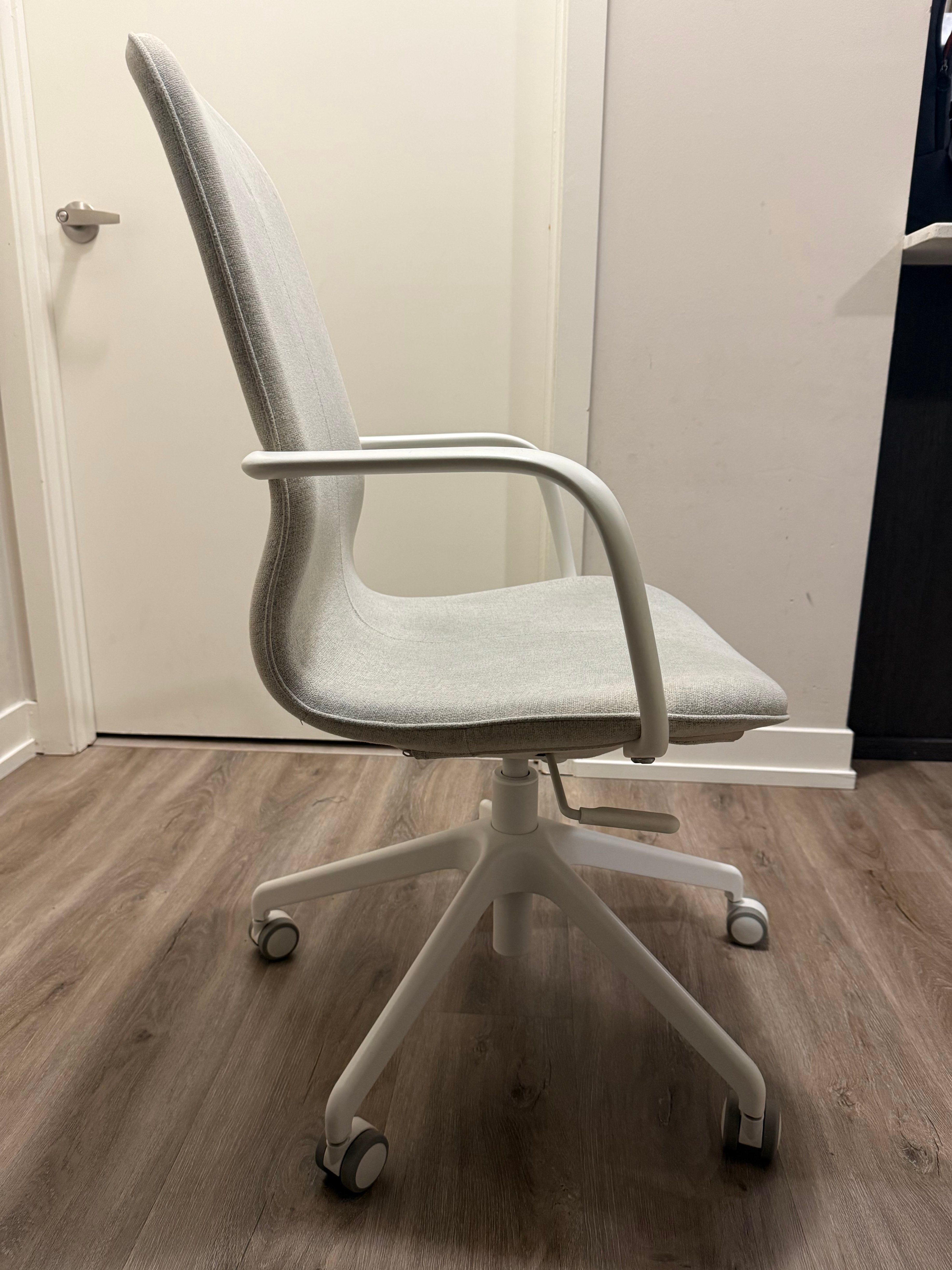 IKEA LÅNGFJÄLL Office Chair w/ Armrests - Beige/White - Like New - photo 2