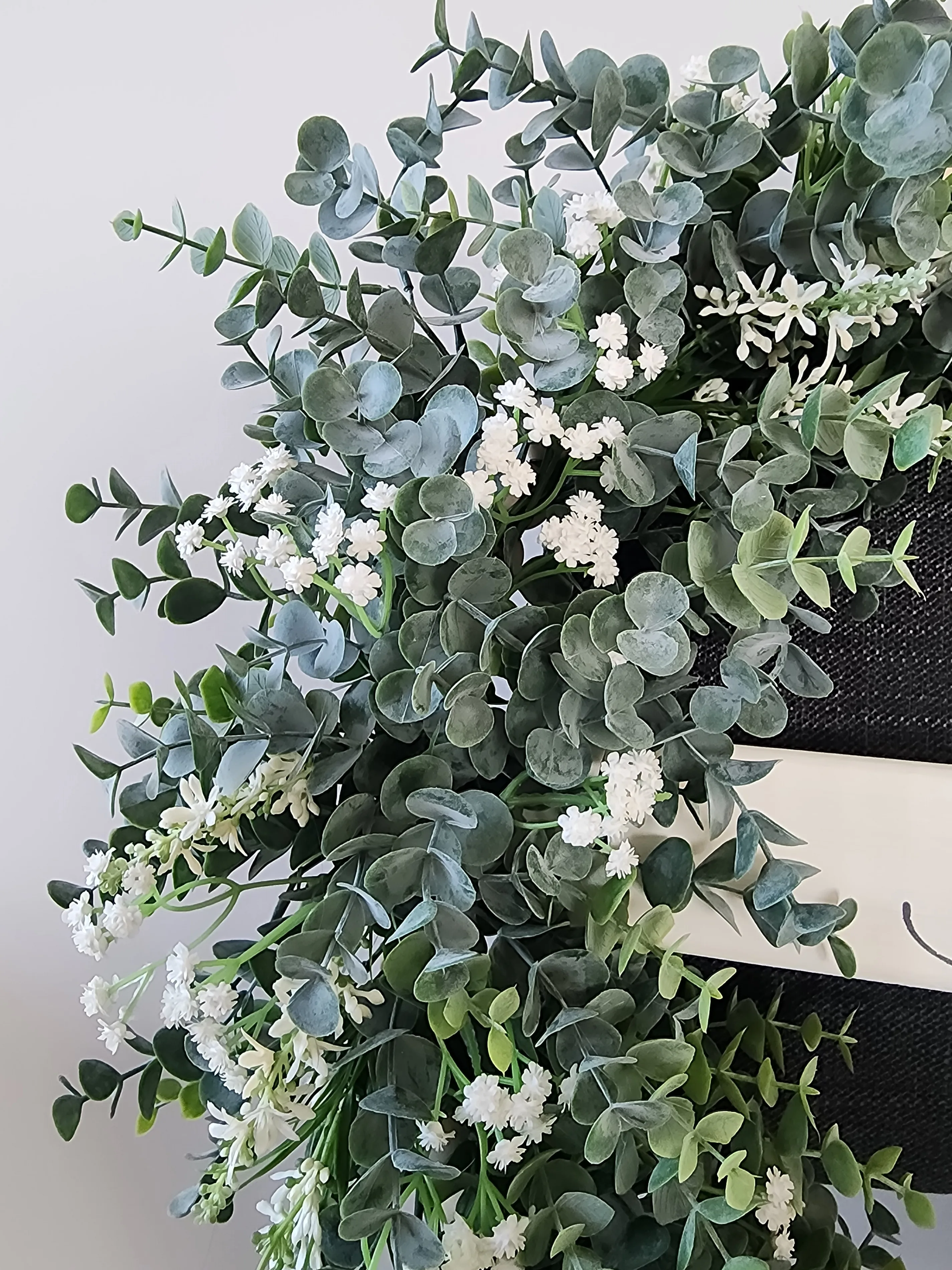 18” Door Wreath “hello” image indicator(2)