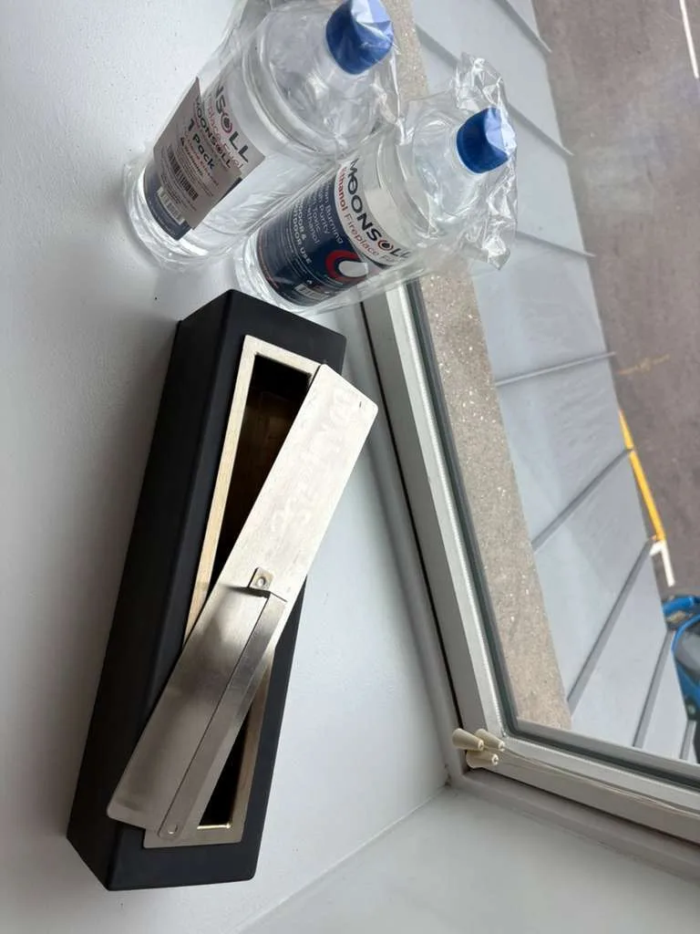 Table top fireplace and burning bio ethanol thumbnail