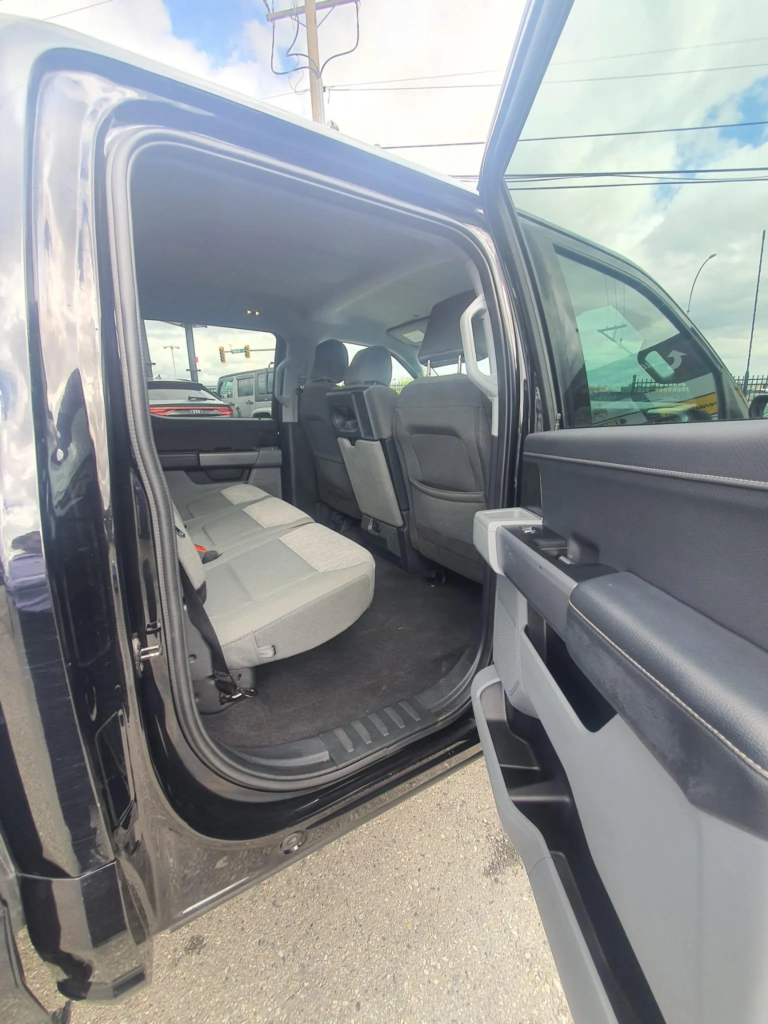 2023 Ford F-150 XLT Supercrew 5.5' Box image indicator(7)