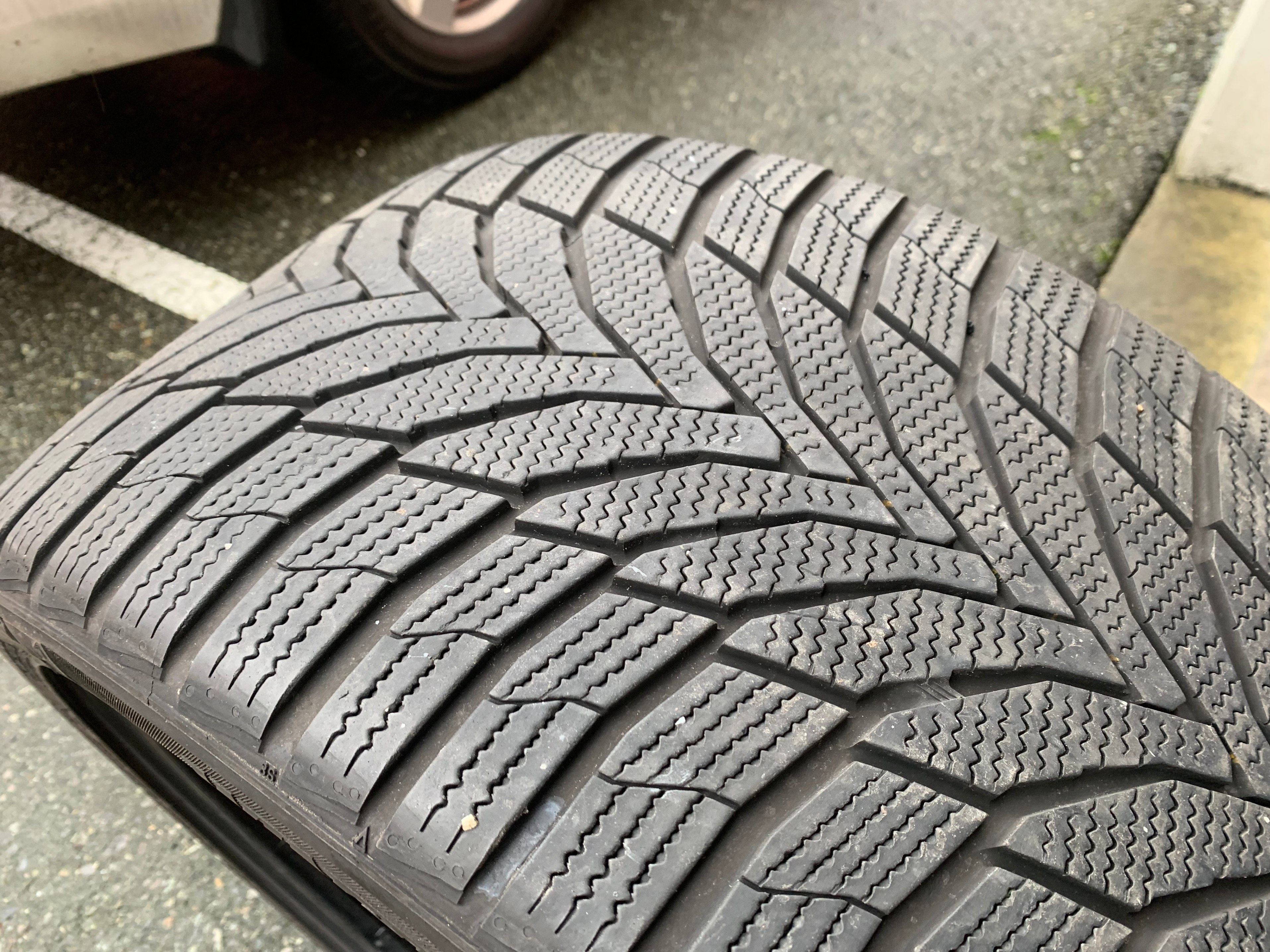 1 x single 265/35/20 M+S Nexen winguard Sport 2 with 70% tread - photo 5