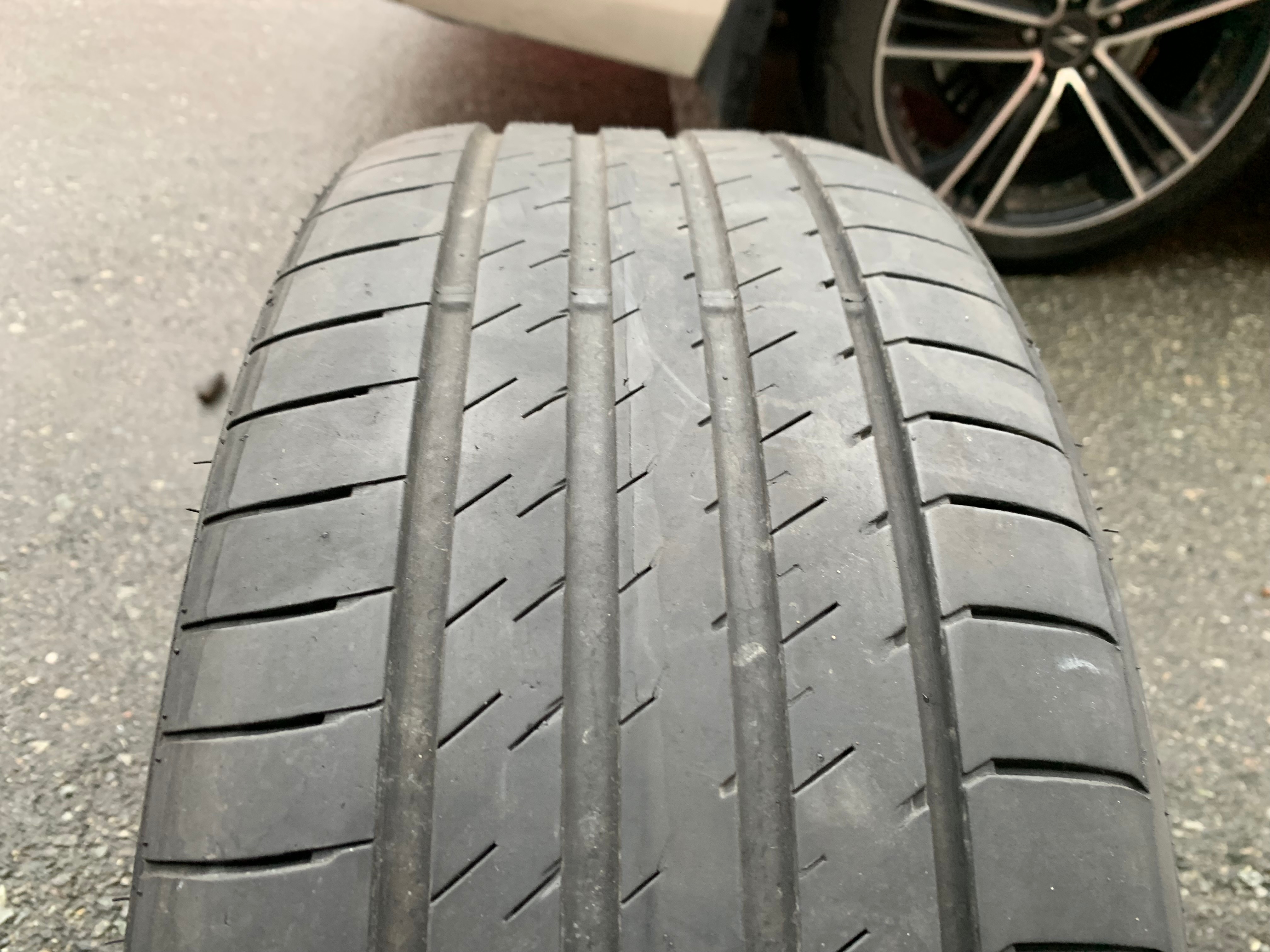 1 X single 225/35/20 90Y Sumitomo HTR Z5 with 45% tread - photo 3