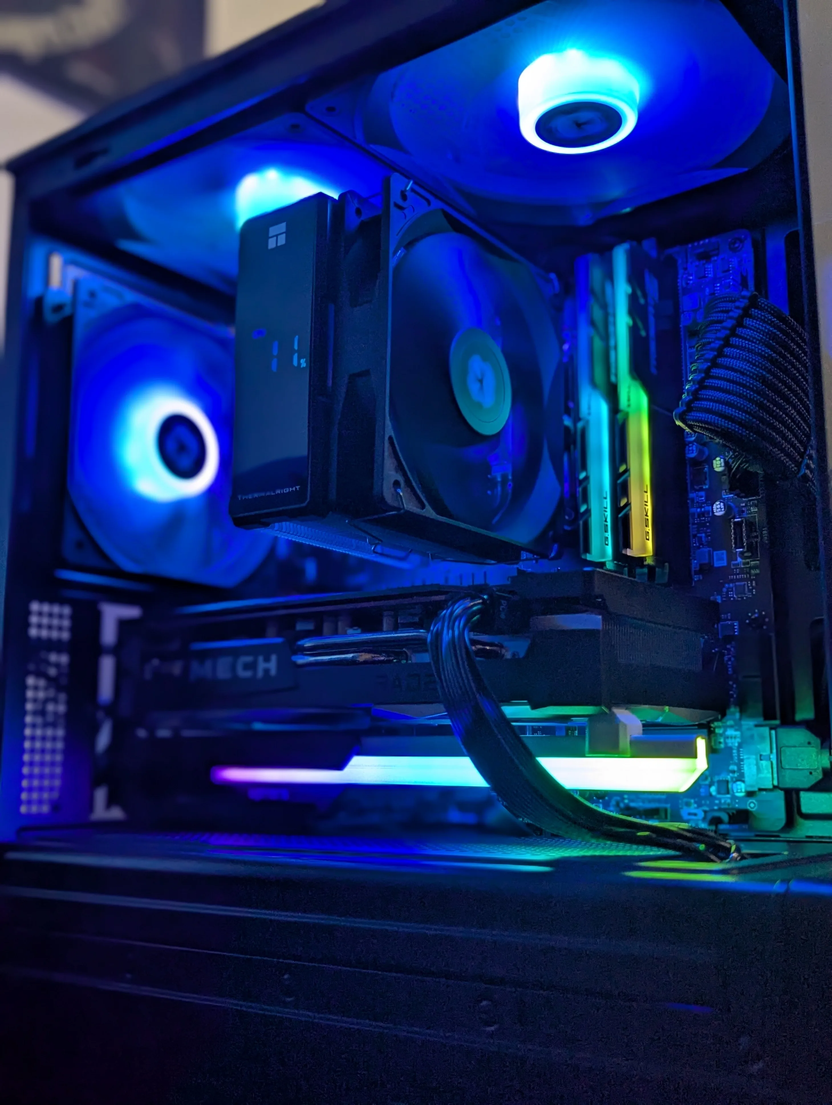 MSi Custom Gaming PC image indicator(3)