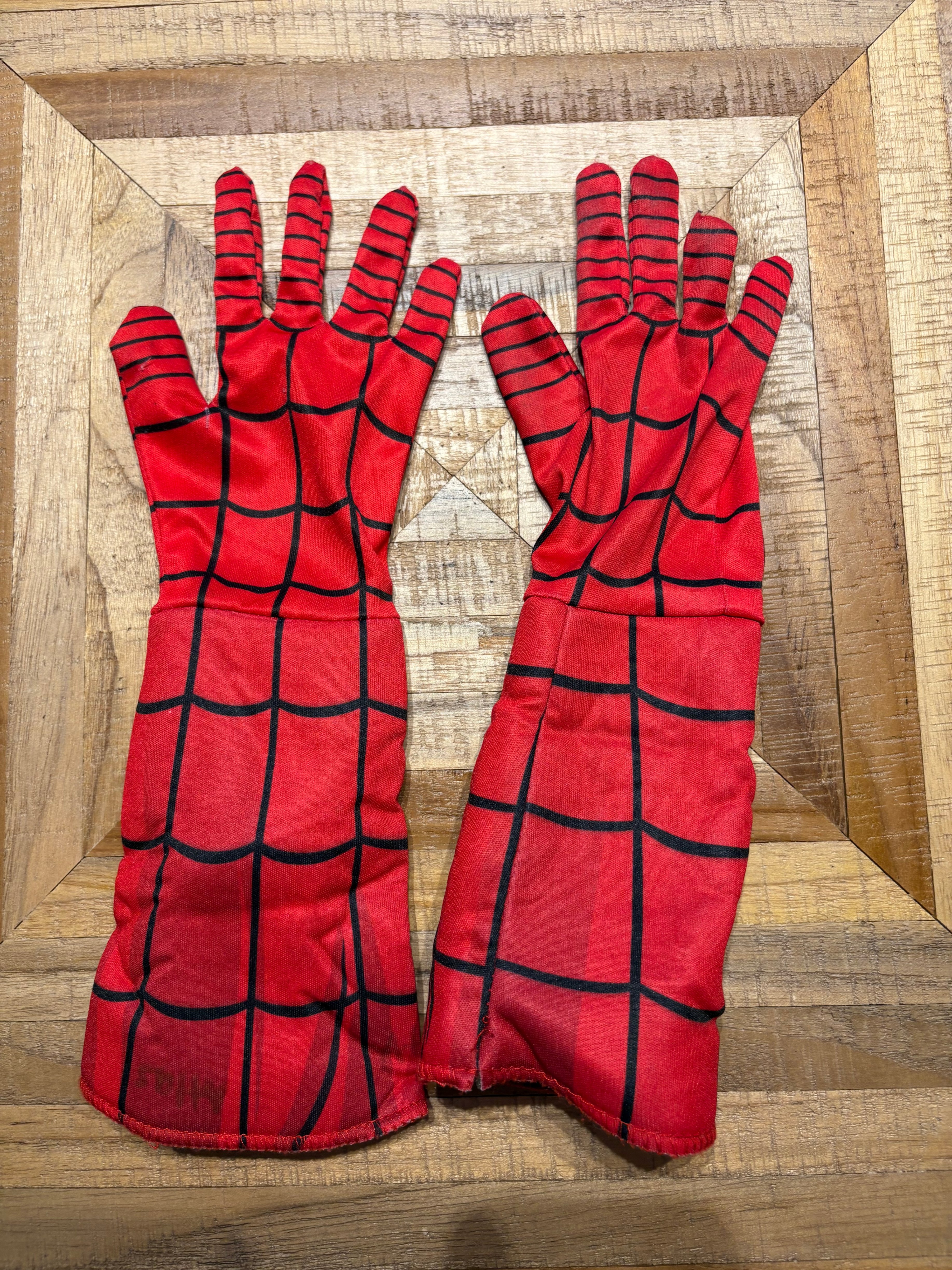 Spiderman Halloween Costume – Size 5-6 (Kids) - photo 4