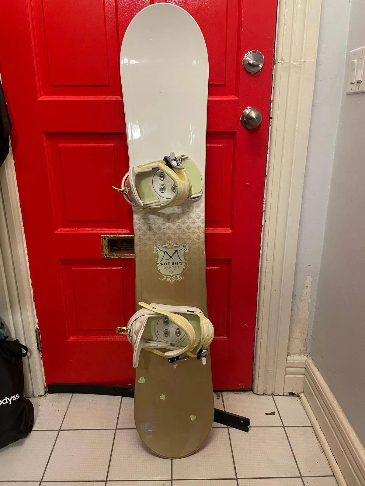 Morrow Mantra Snowboard+Bindings + Vans Size 7 Shoes – $100 image indicator(2)