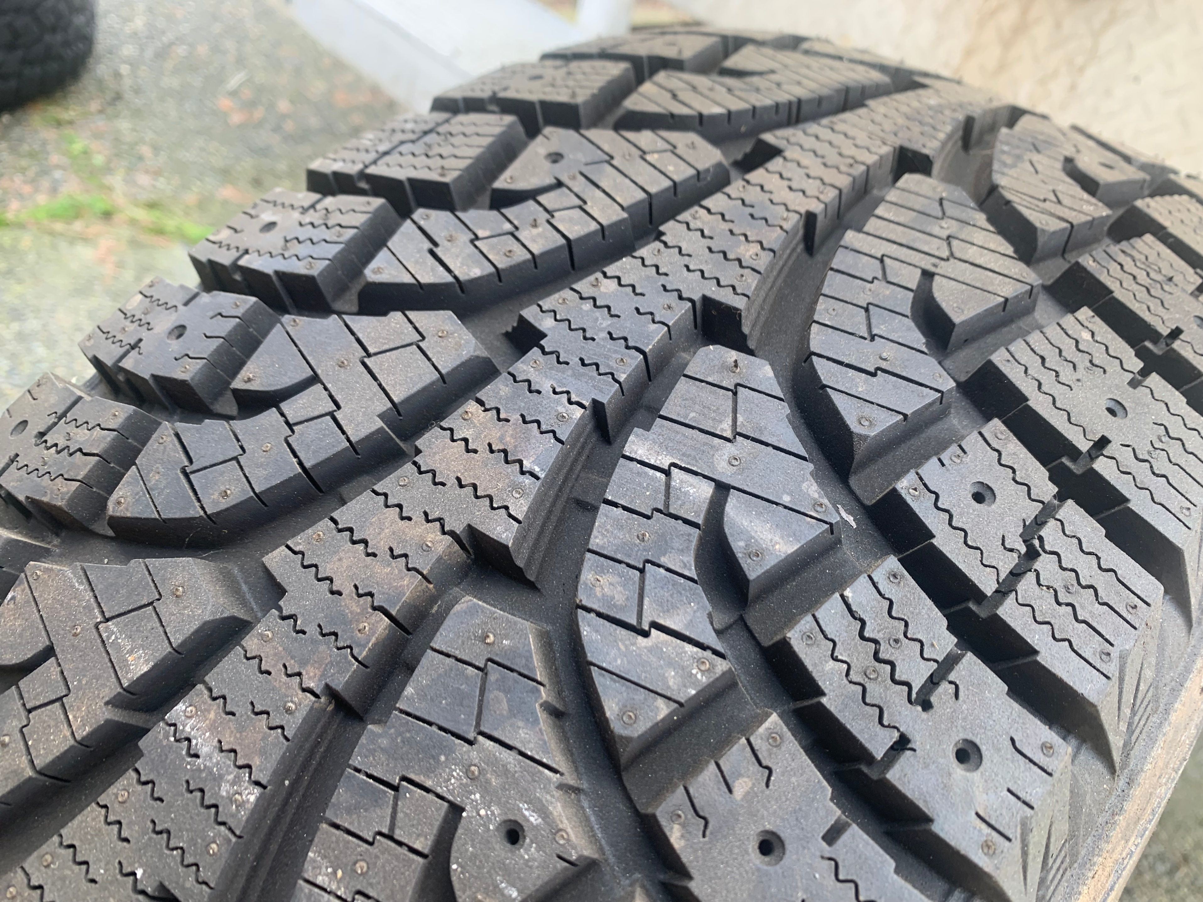 1 X single 265/65/17 Hankook Ipike RW11 Winter tire brand new - photo 5