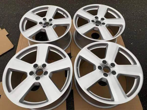 STUNNING - Set of Genuine OEM Audi A8 19x9" ET44 rims Like New thumbnail