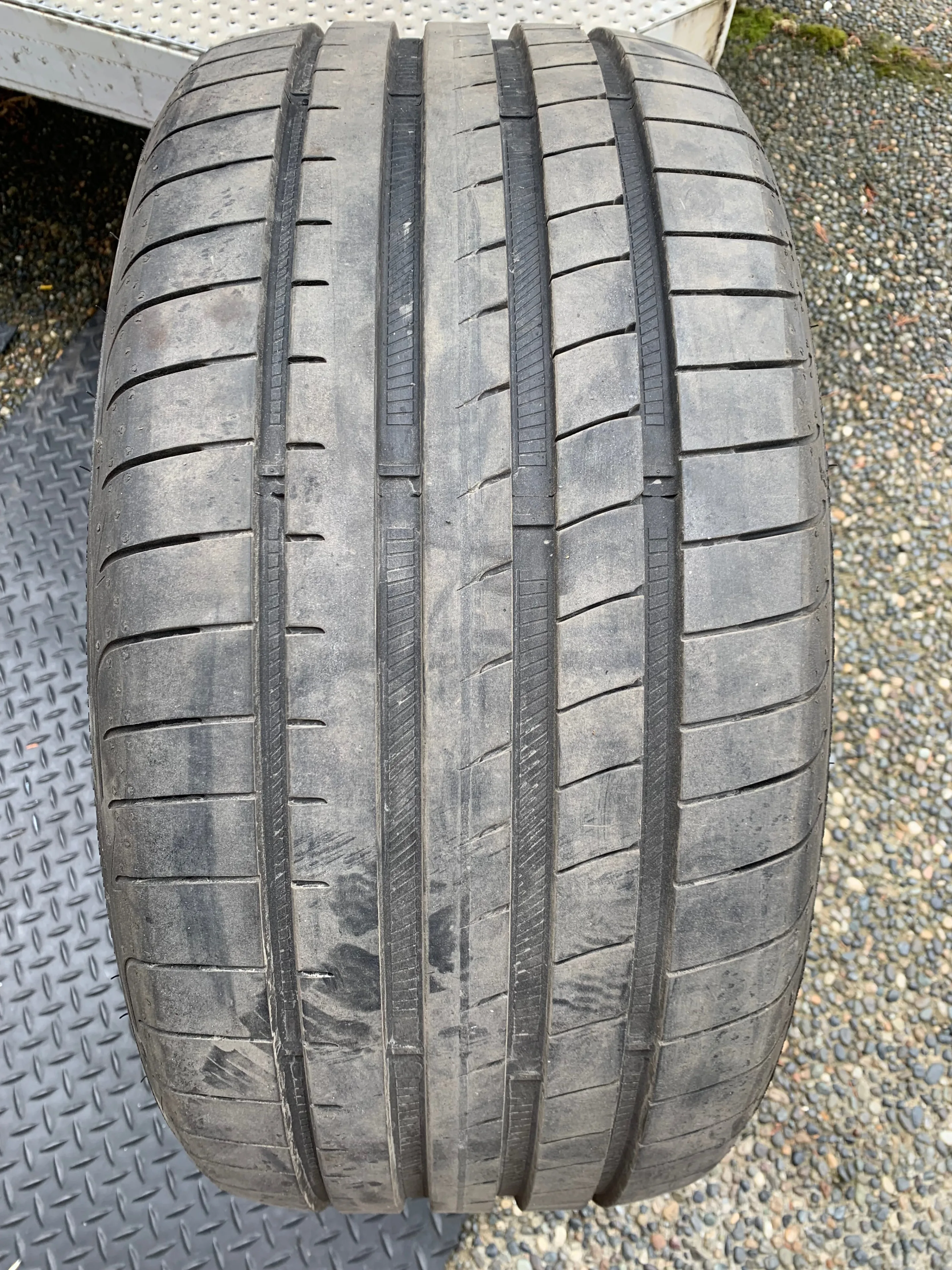 1 x single 255/35/19 goodyear eagle F1 Asym 5 MO with 90% tread thumbnail