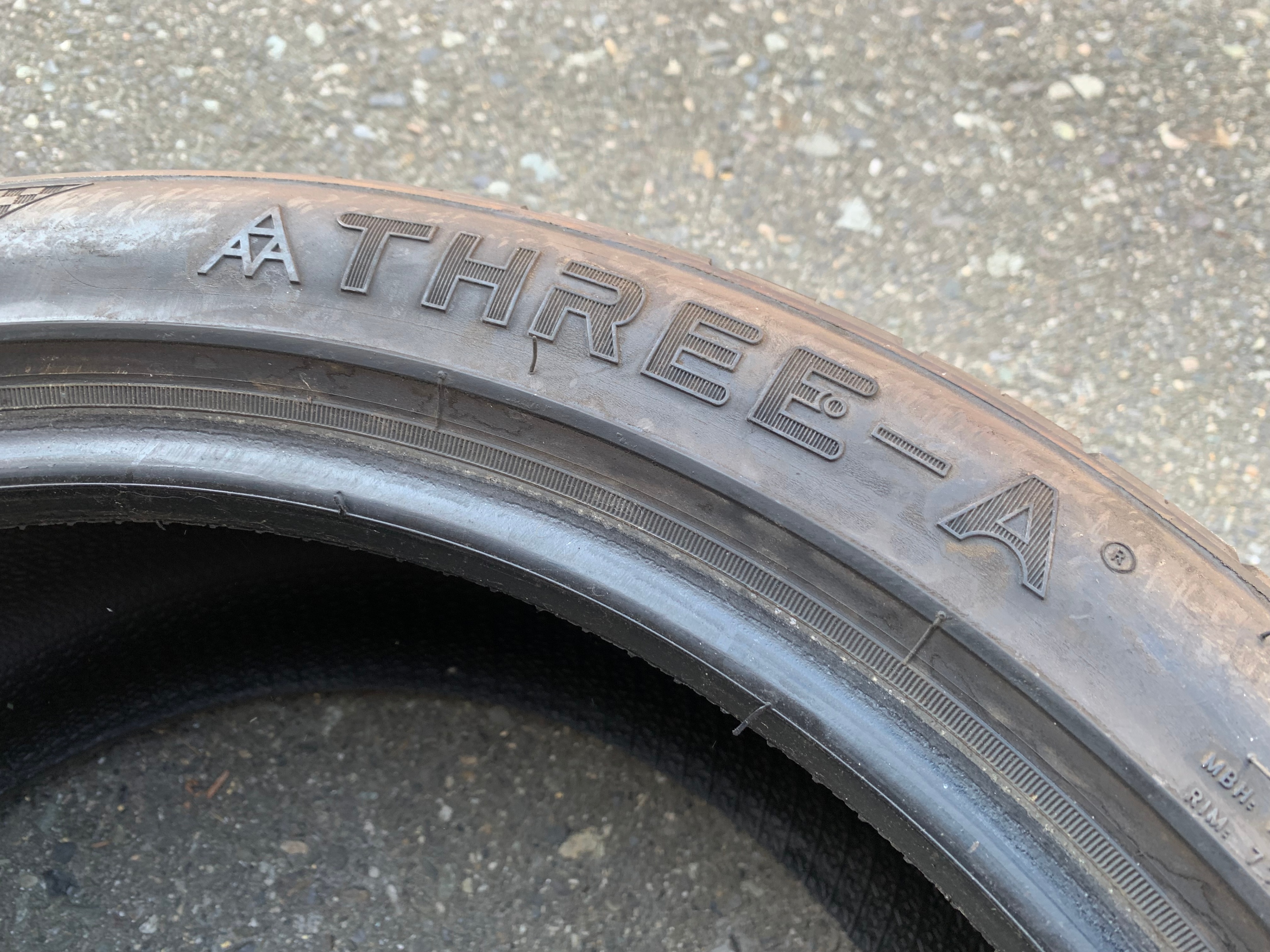 1 X single 225/45/18 95W M+S Three A P606 with 80% tread - photo 5