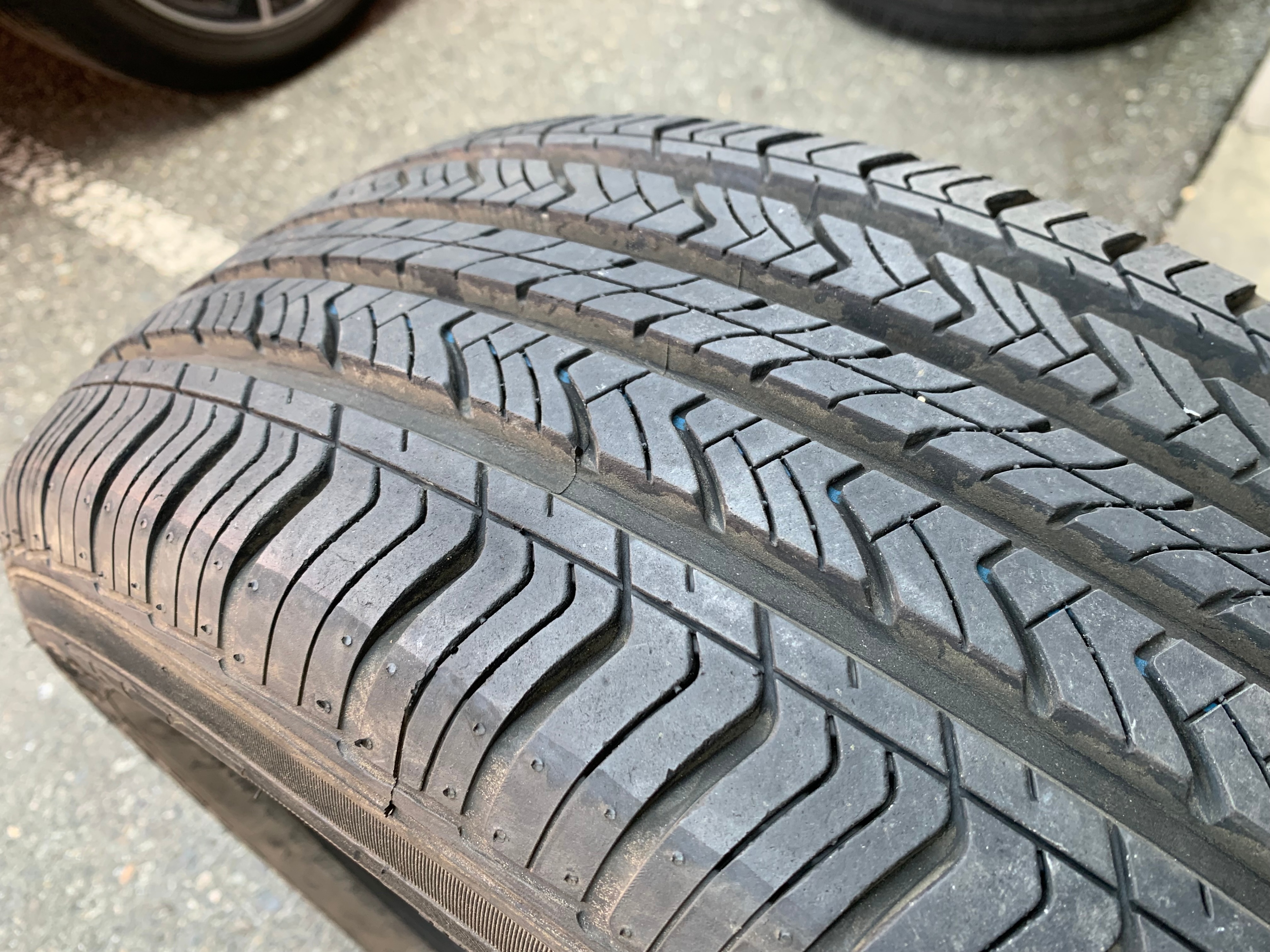 1 X single 205/65/16 95H M+S Maxxis bravo HP with 95% tread - photo 4