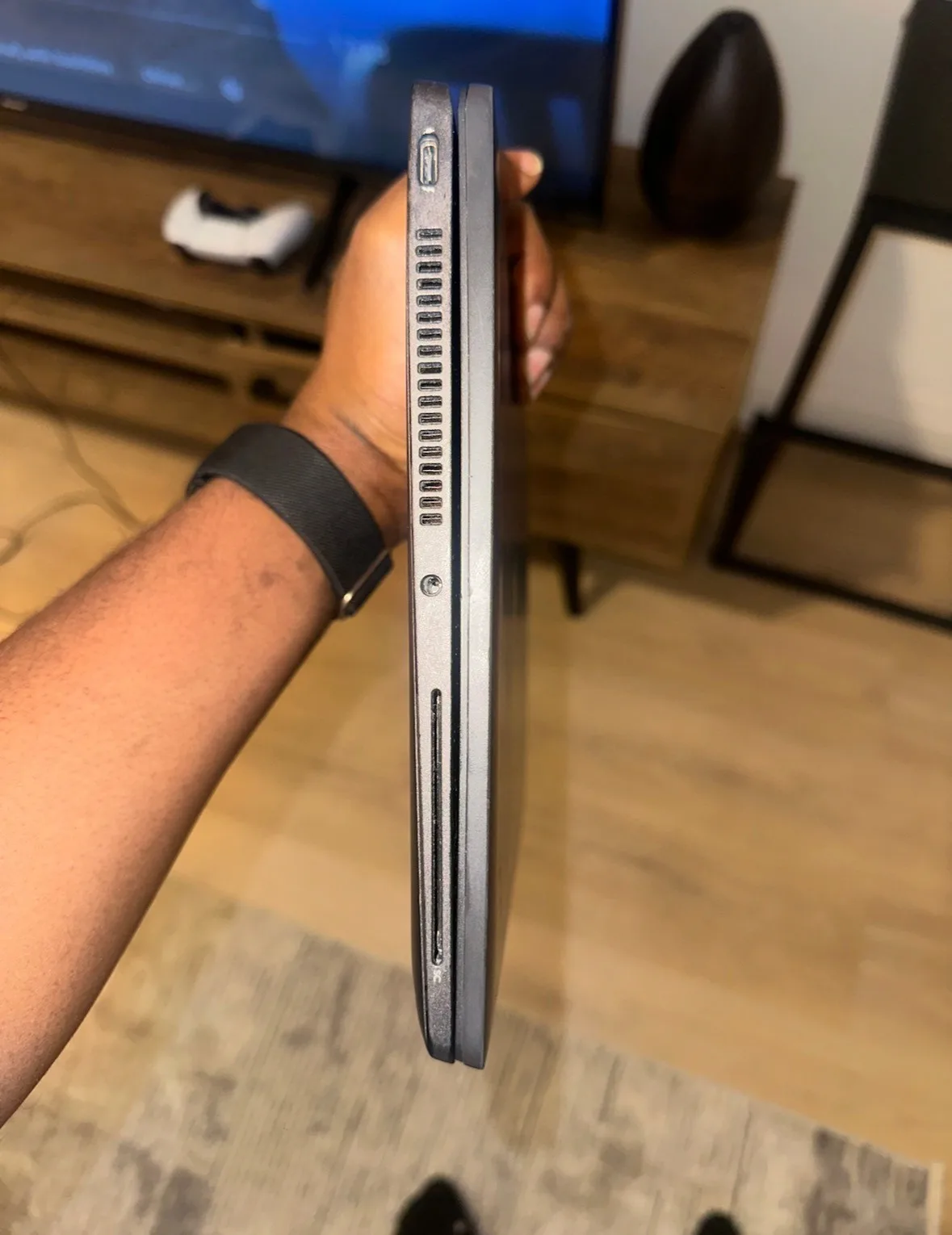 Dell Latitude 7420 Lapetop – i7 / 16GB RAM / 512GB SSD image indicator(6)