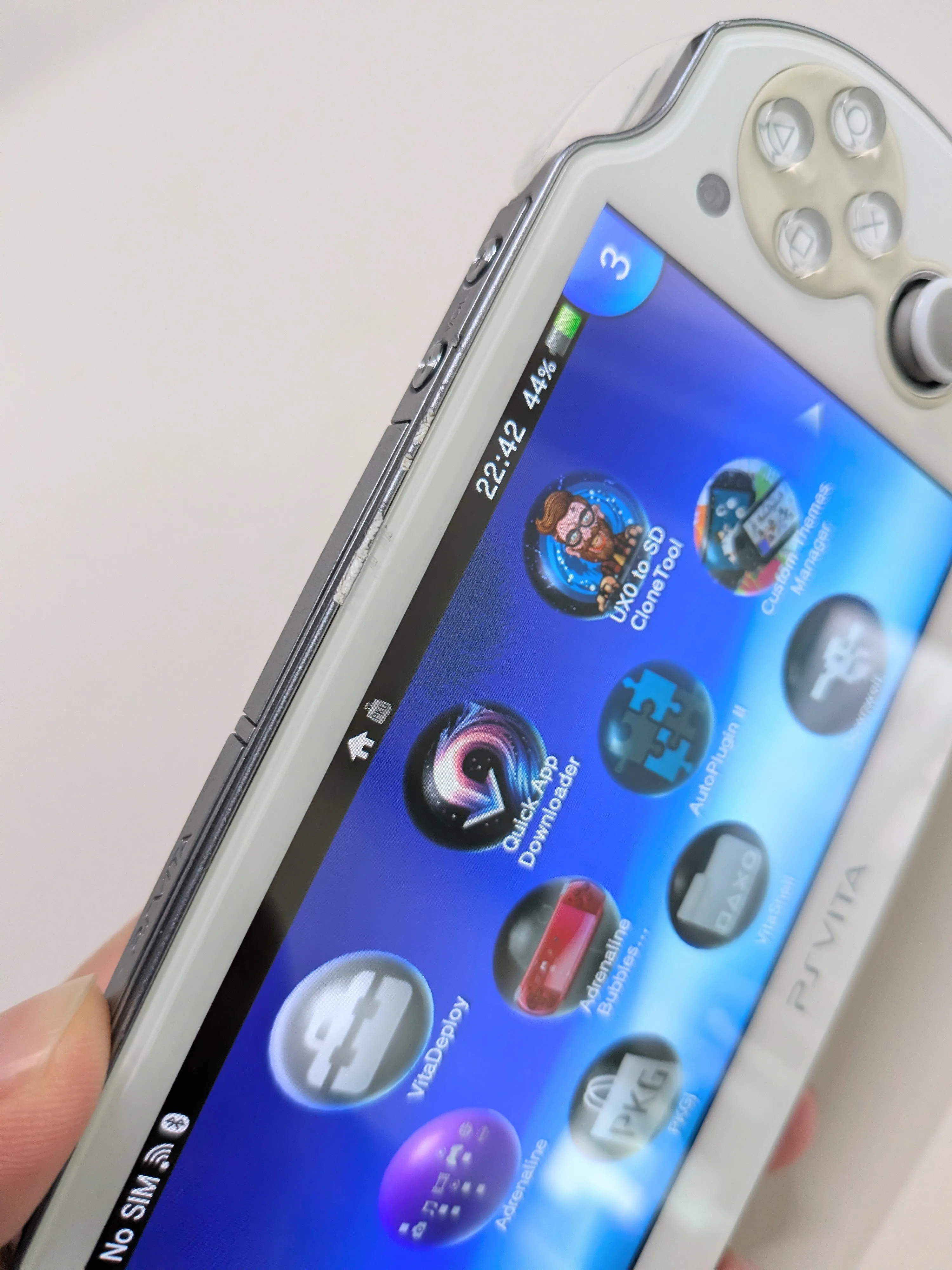 Sony PS Vita 1000 White Modded image indicator(4)