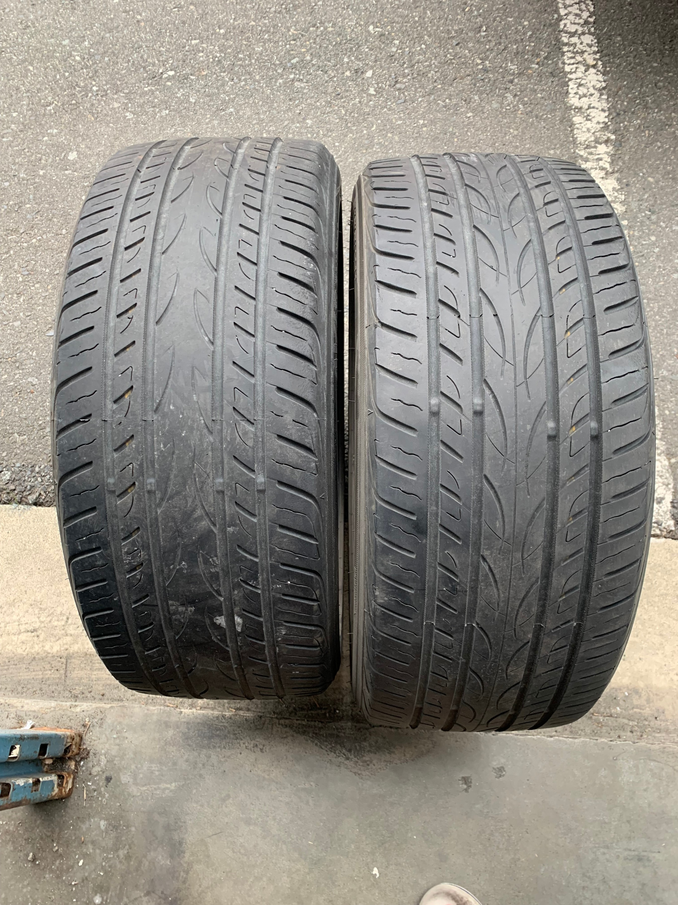 Pair of 215/45/17 87W M+S Yokohama Avid Envigor with 50% tread