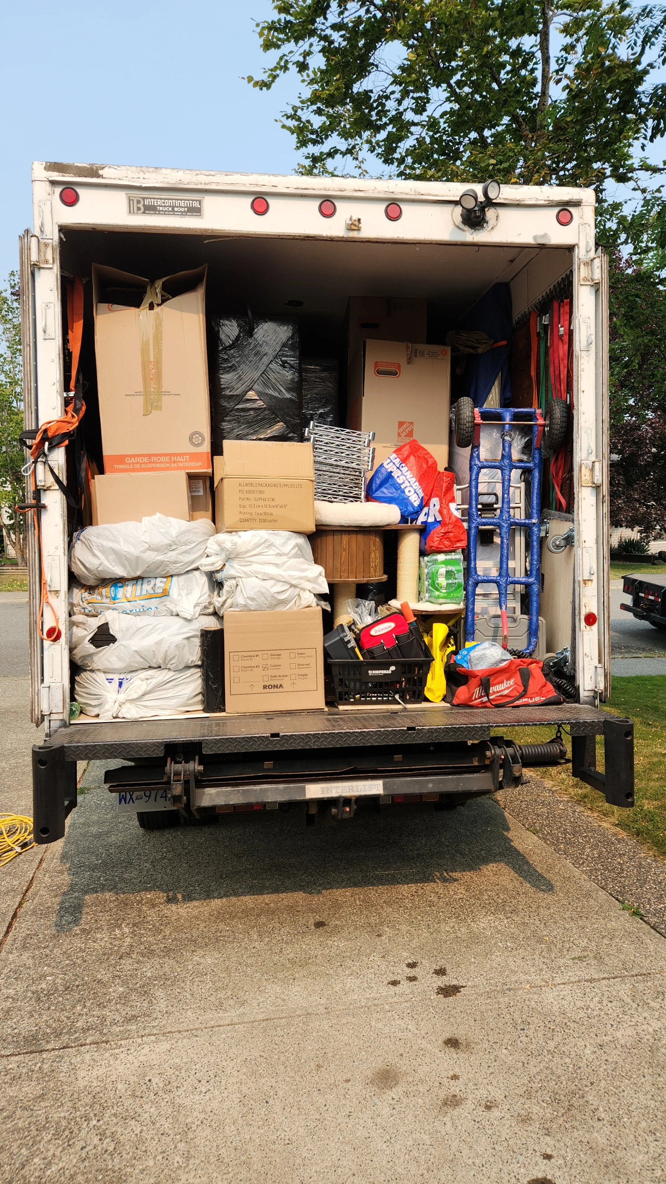 From $40/hr 🚨 Trusted Movers You Can Count On – Call Now! image indicator(3)