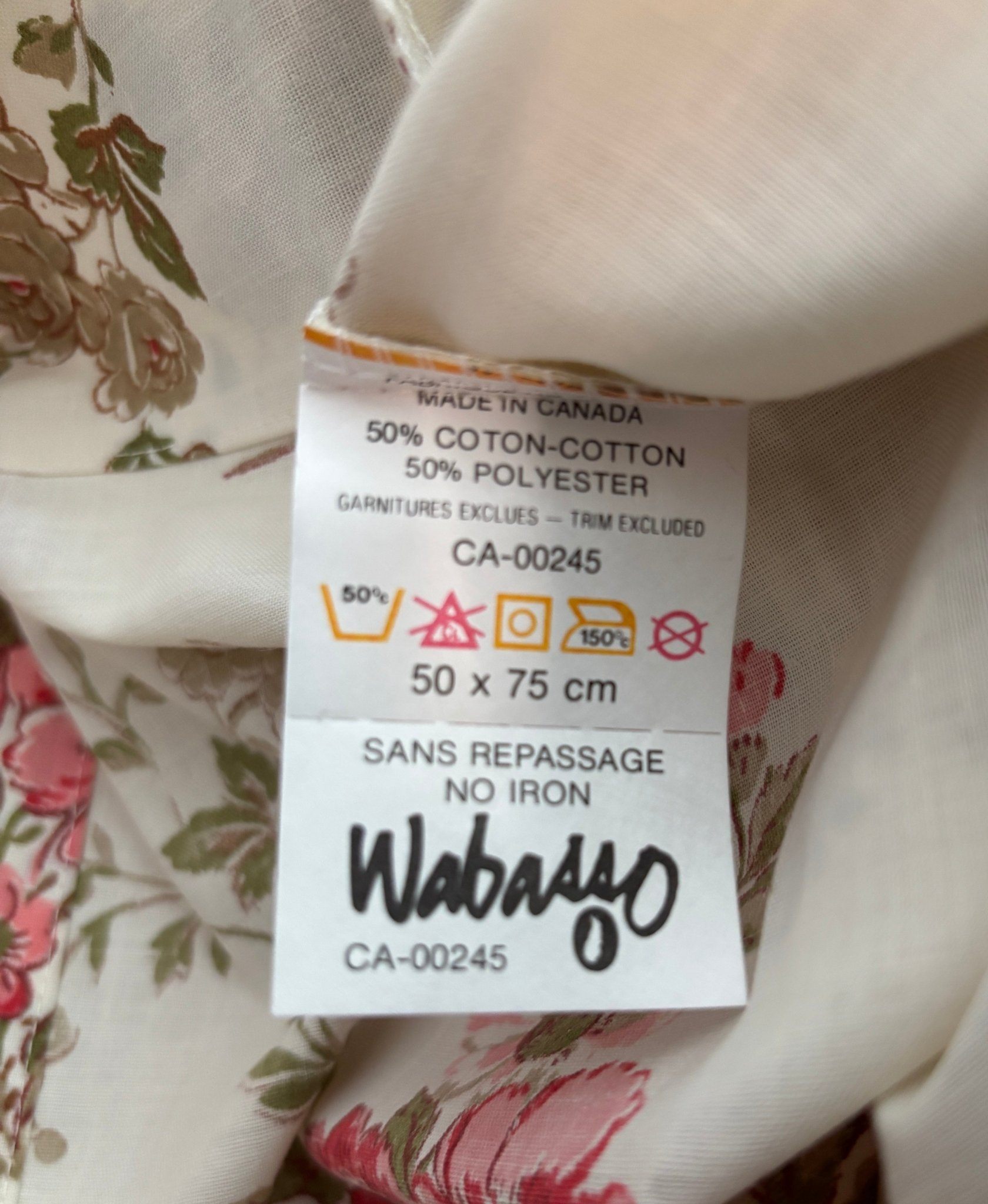 Made in Canada Wabasso Retro Rose Floral Queen Pillowcases - photo 5
