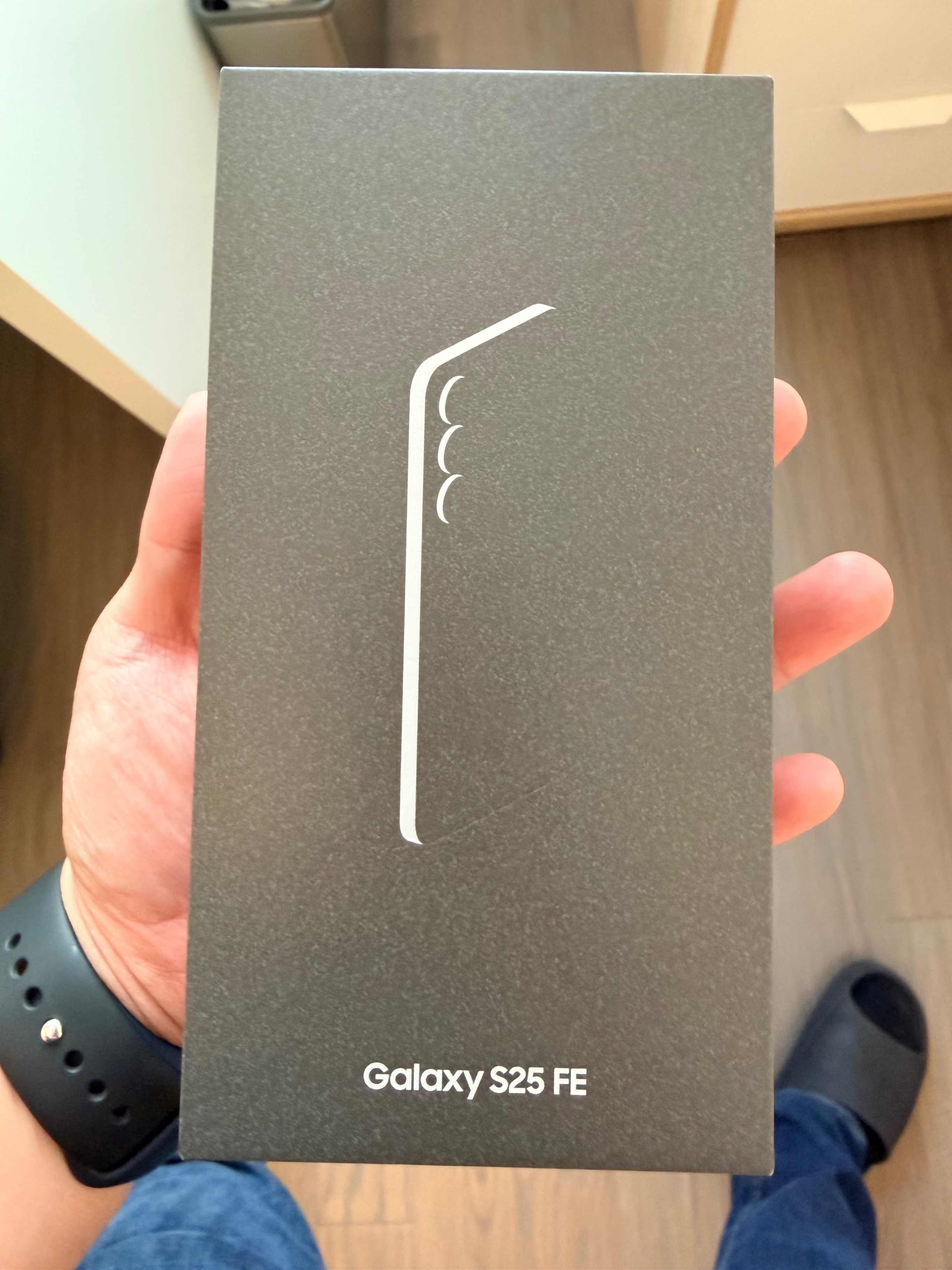 Samsung Galaxy S25 FE – 128GB (Jet Black)