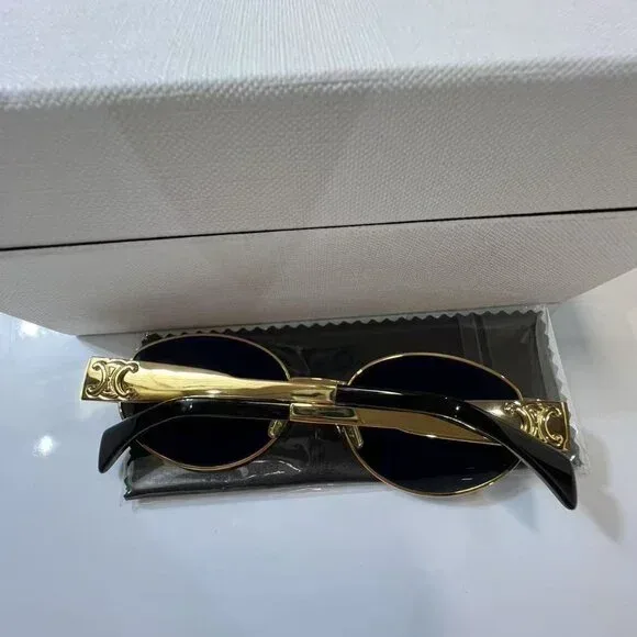Celine Triomphe CL40235U Sunglasse Gold Green Lens UV Protection image indicator(2)