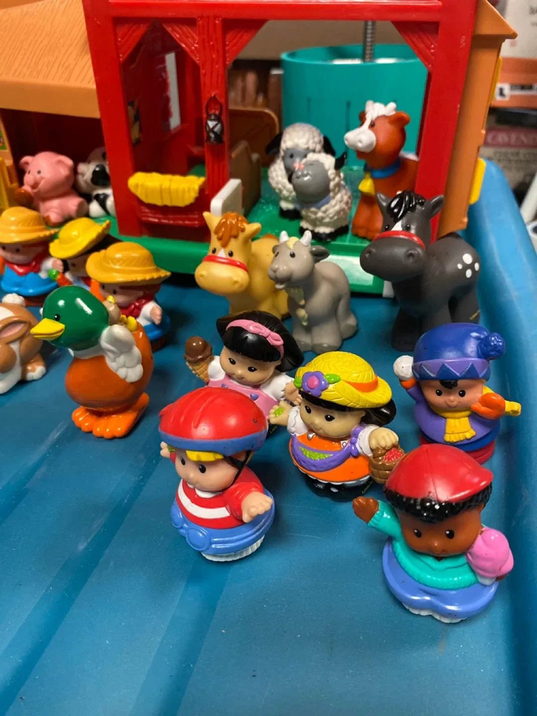 Fisher Price Little People Farm Set, animals and Figures image indicator(2)