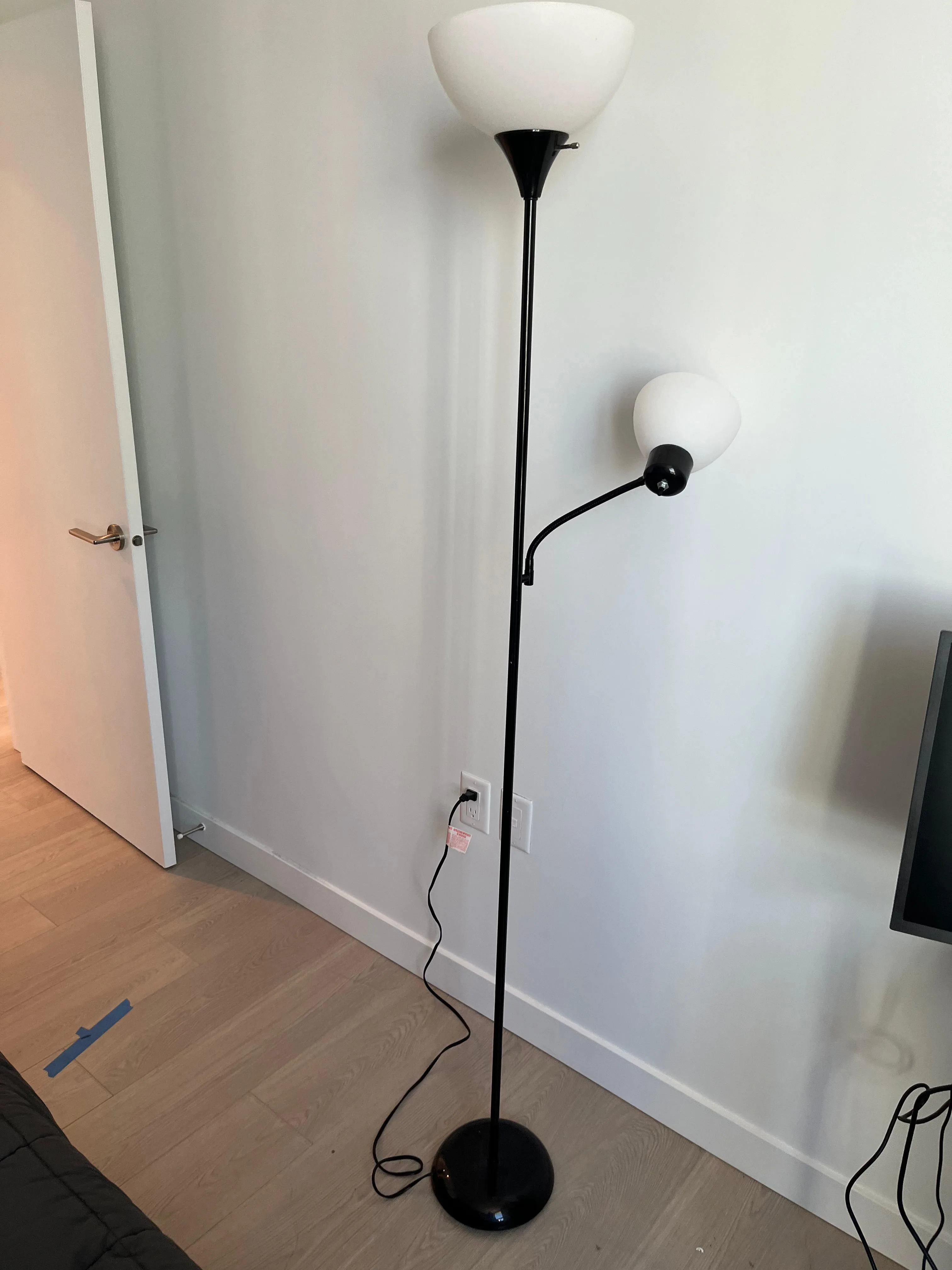 Mainstays floor lamp with bulbs thumbnail