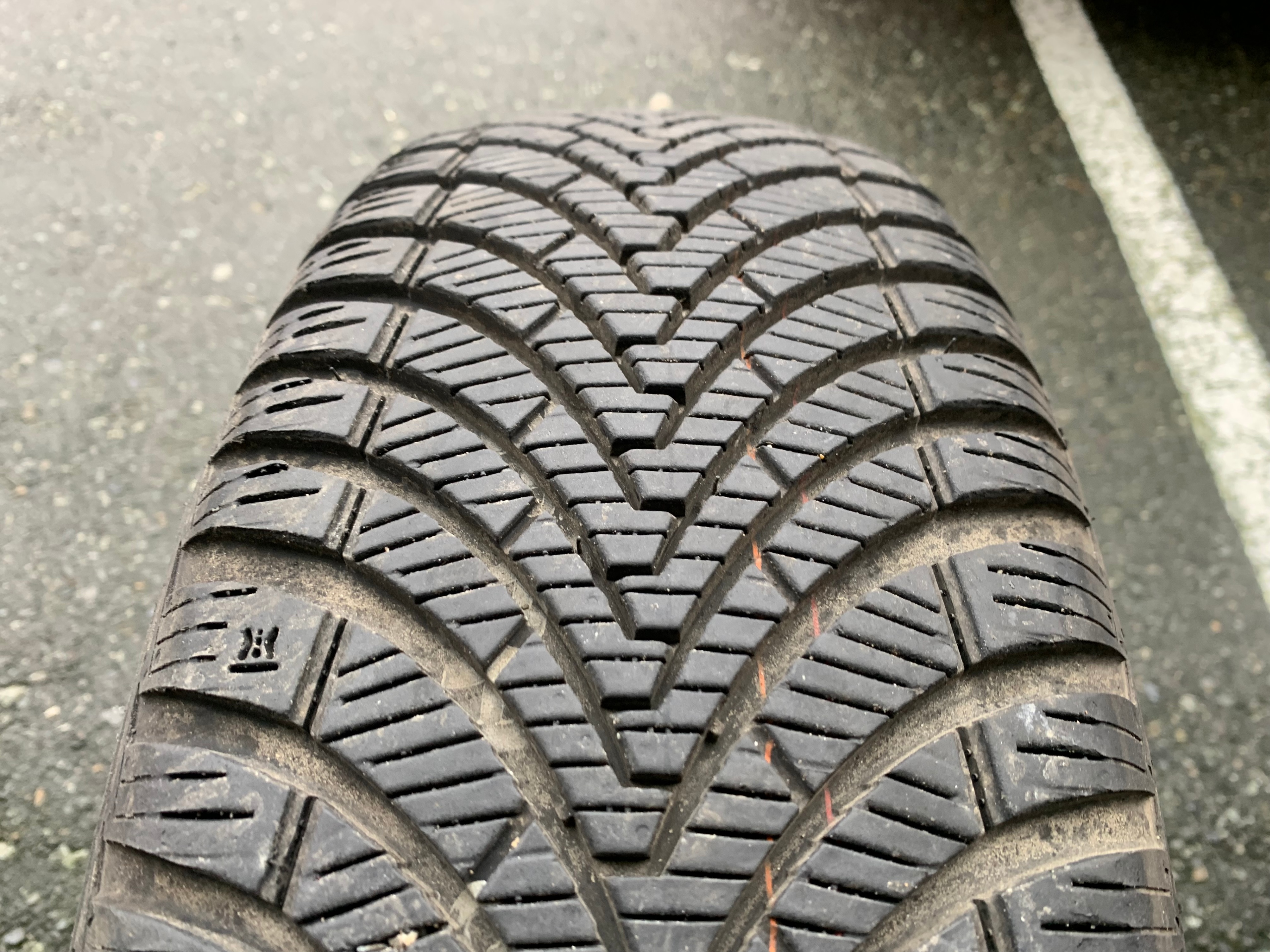 1 x single 195/65/15 91H M+S Kumho Solus 4S HA32 with 90% tread - photo 3