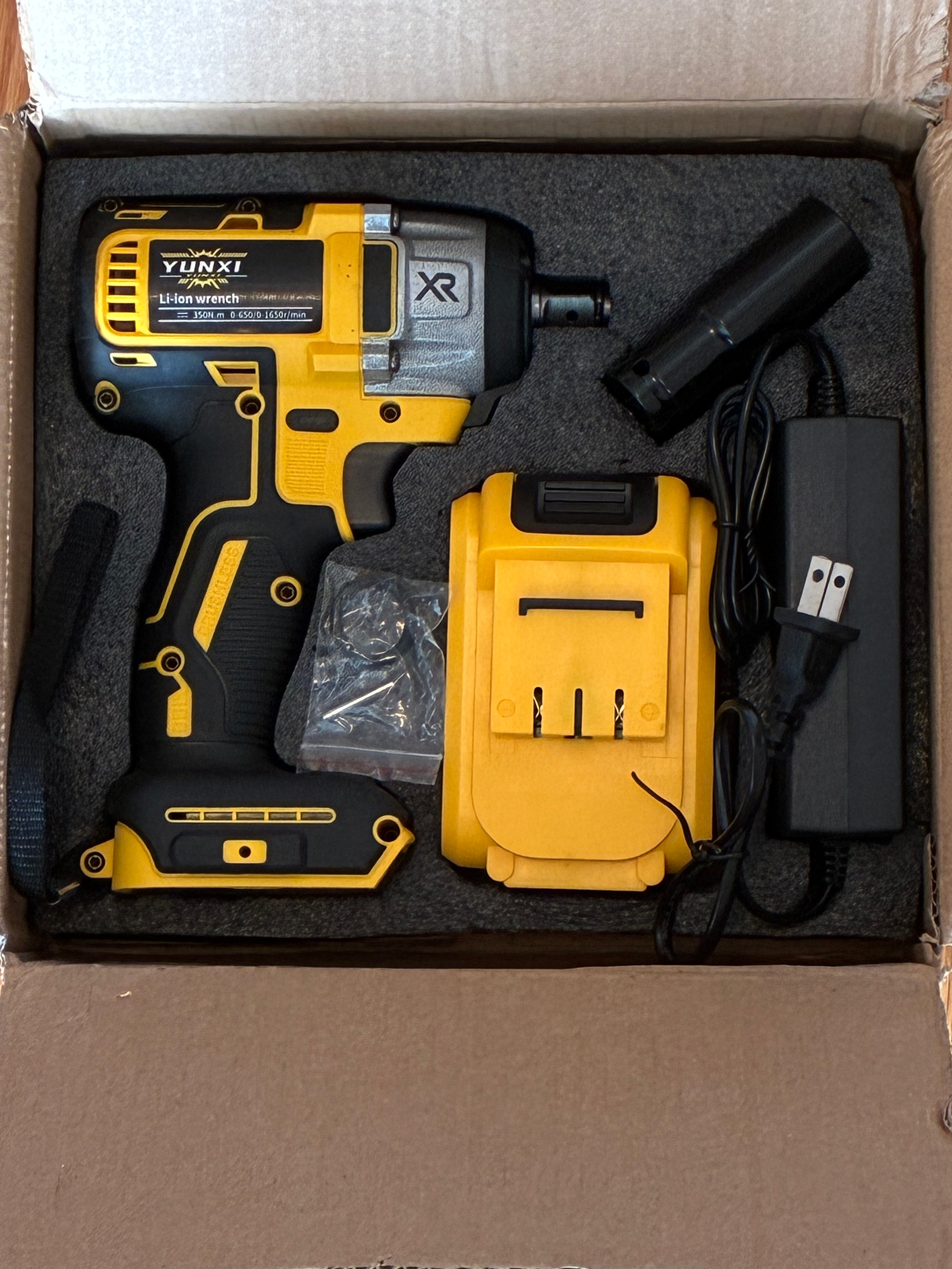 YUNXI Lithium Electric Wrench set, Li-Ion battery. Cordless.