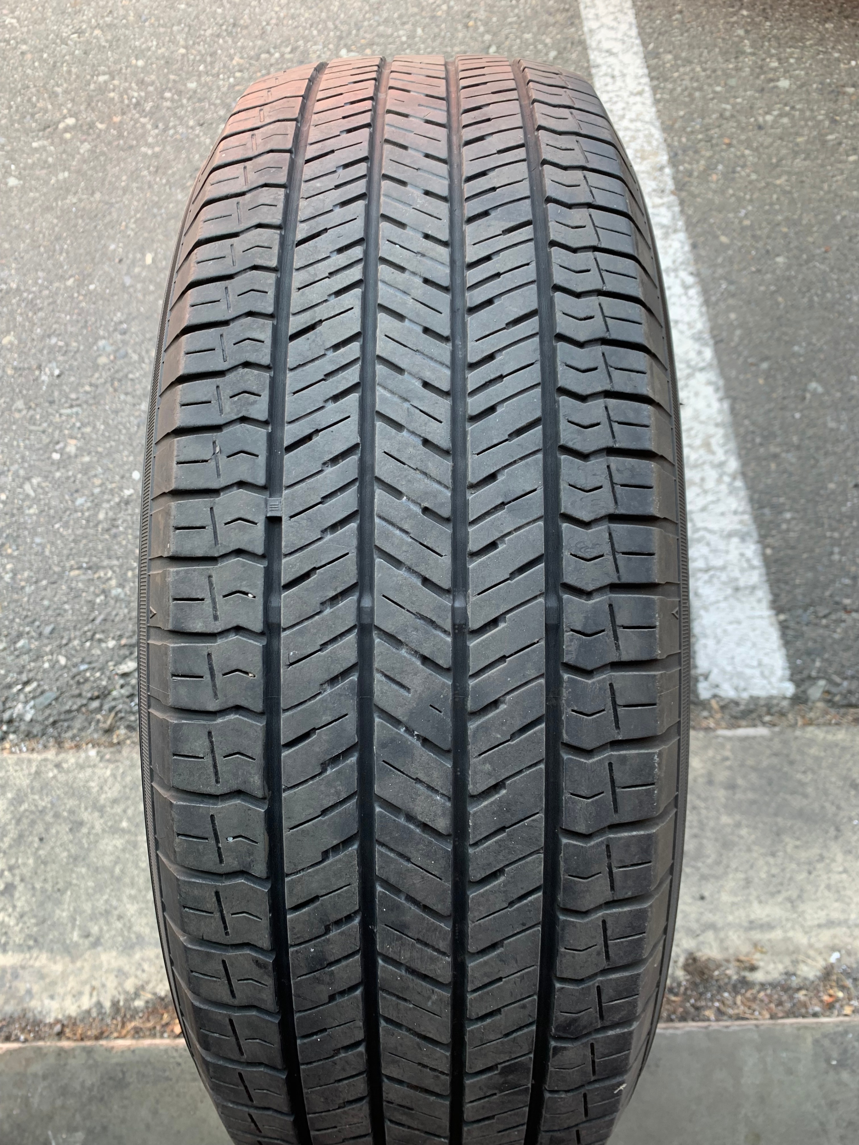 1 X single 225/65/17 M+S Yokohama Geolander G91A with 60% tread