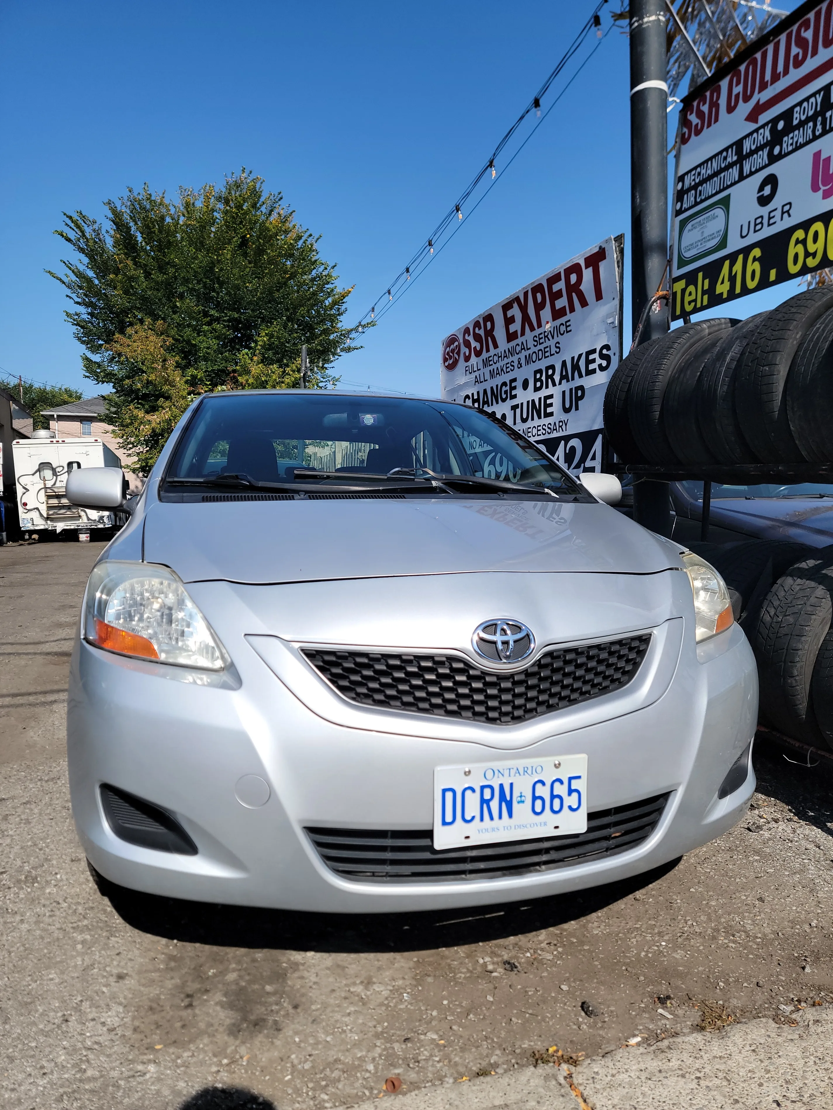 2009 Toyota yaris base 1.5l l4 thumbnail