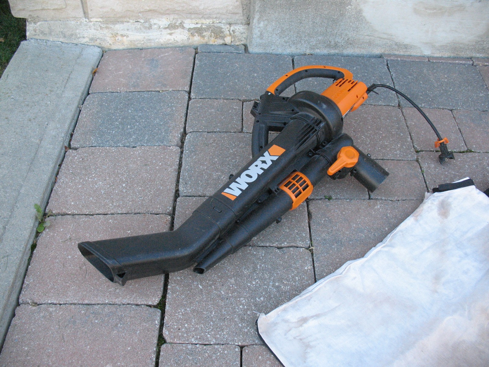 WORX Corded Leaf Blower, Mulcher, and Vacuum - photo 3