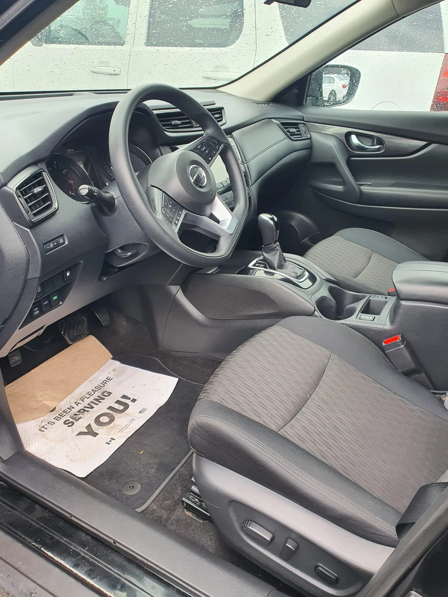 2018 Nissan Rogue SV AWD image indicator(7)