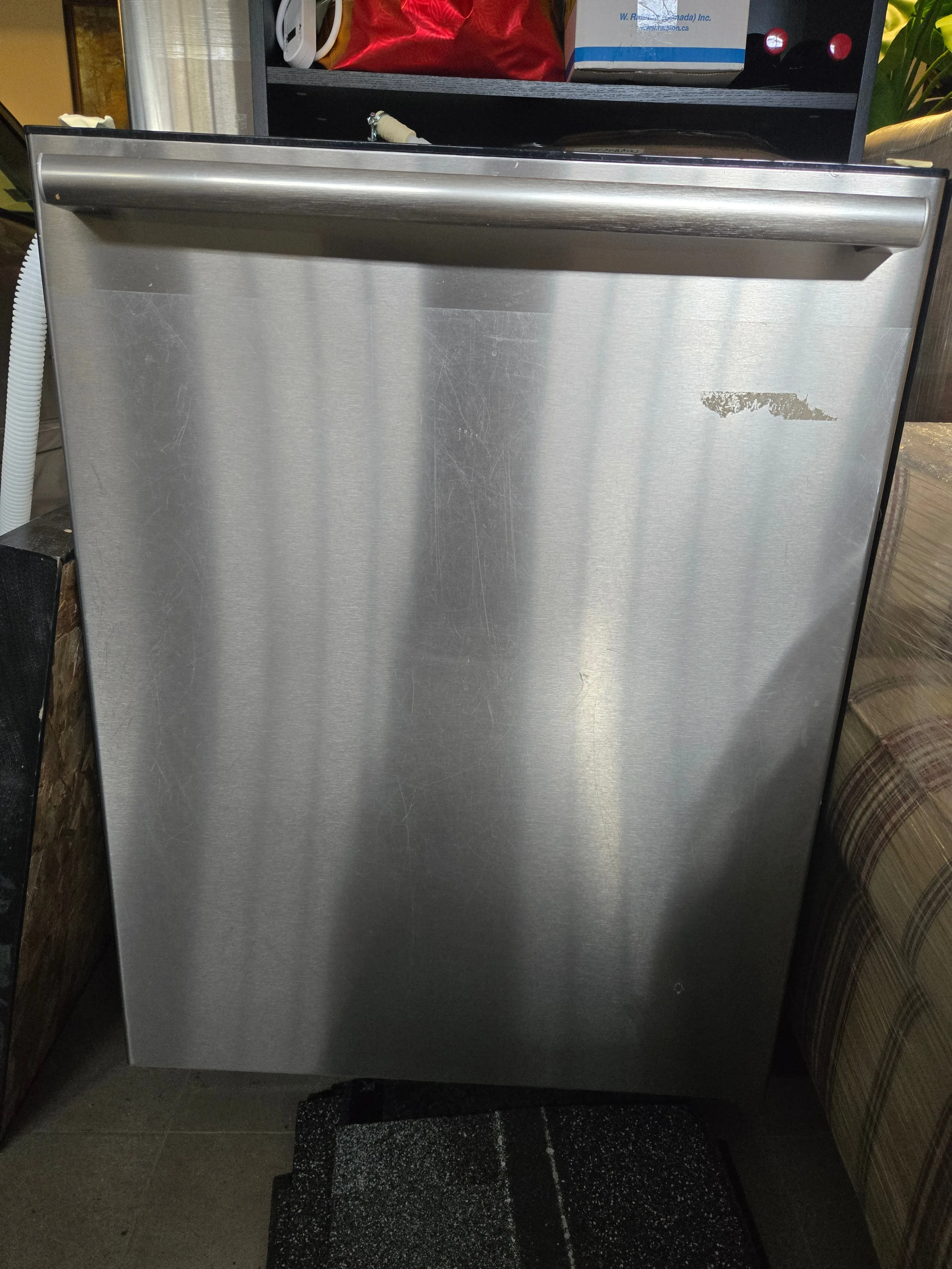 Super quiet Bosch stainless steel dishwasher for sale! image indicator(4)