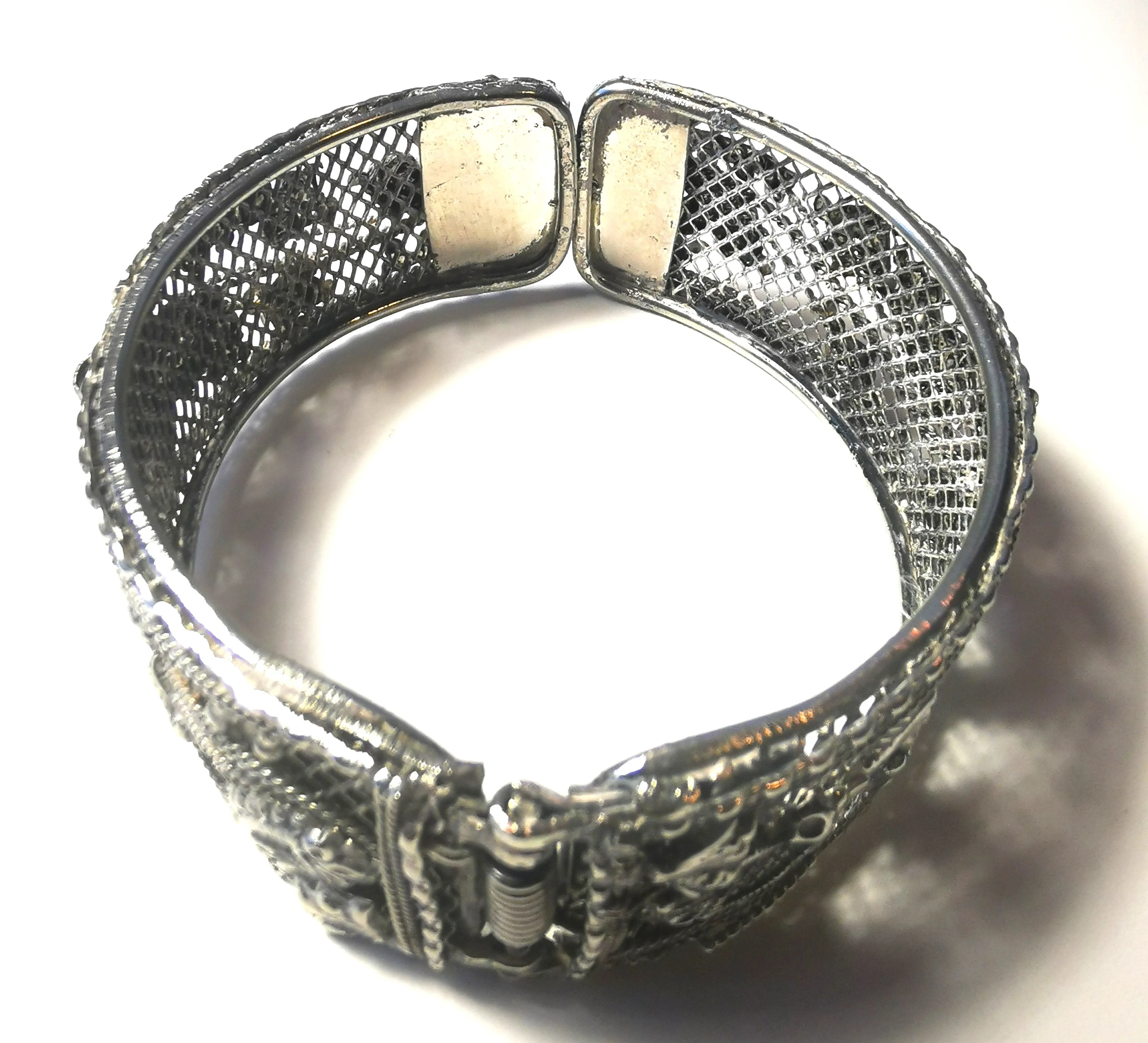 Asian Dragon Cuff Bracelet Vintage Intricate - Silver Tone Mesh image indicator(8)