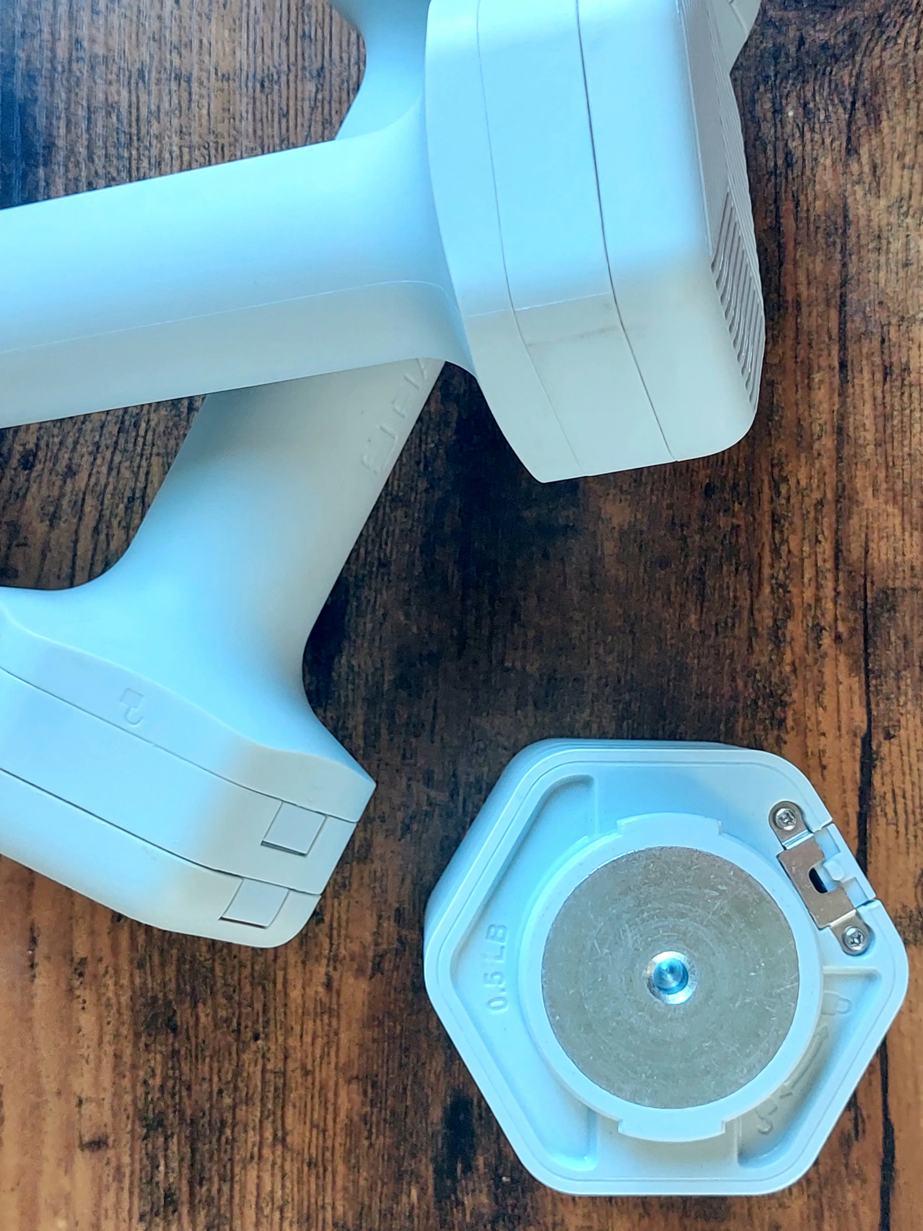 Set of Two Adjustable 2-5lb Dumbbells image indicator(5)