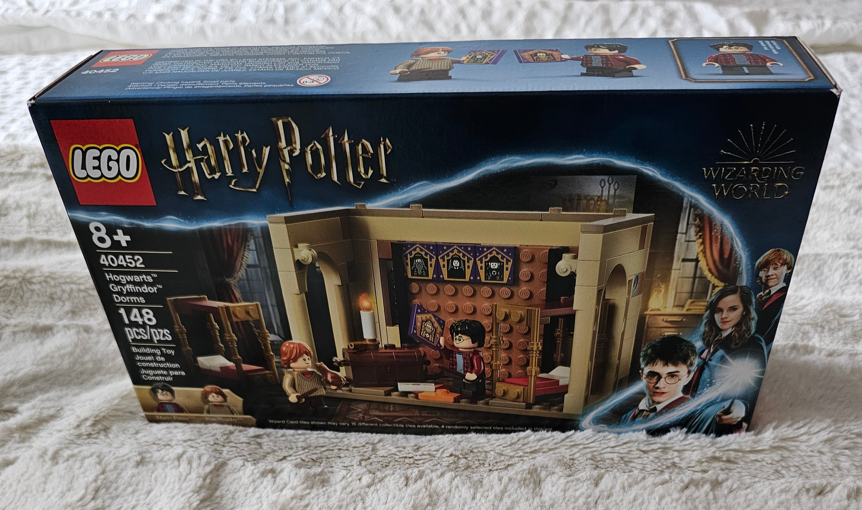 LEGO Harry Potter: Hogwarts Gryffindor Dorms (#40452) - Retired - photo 2