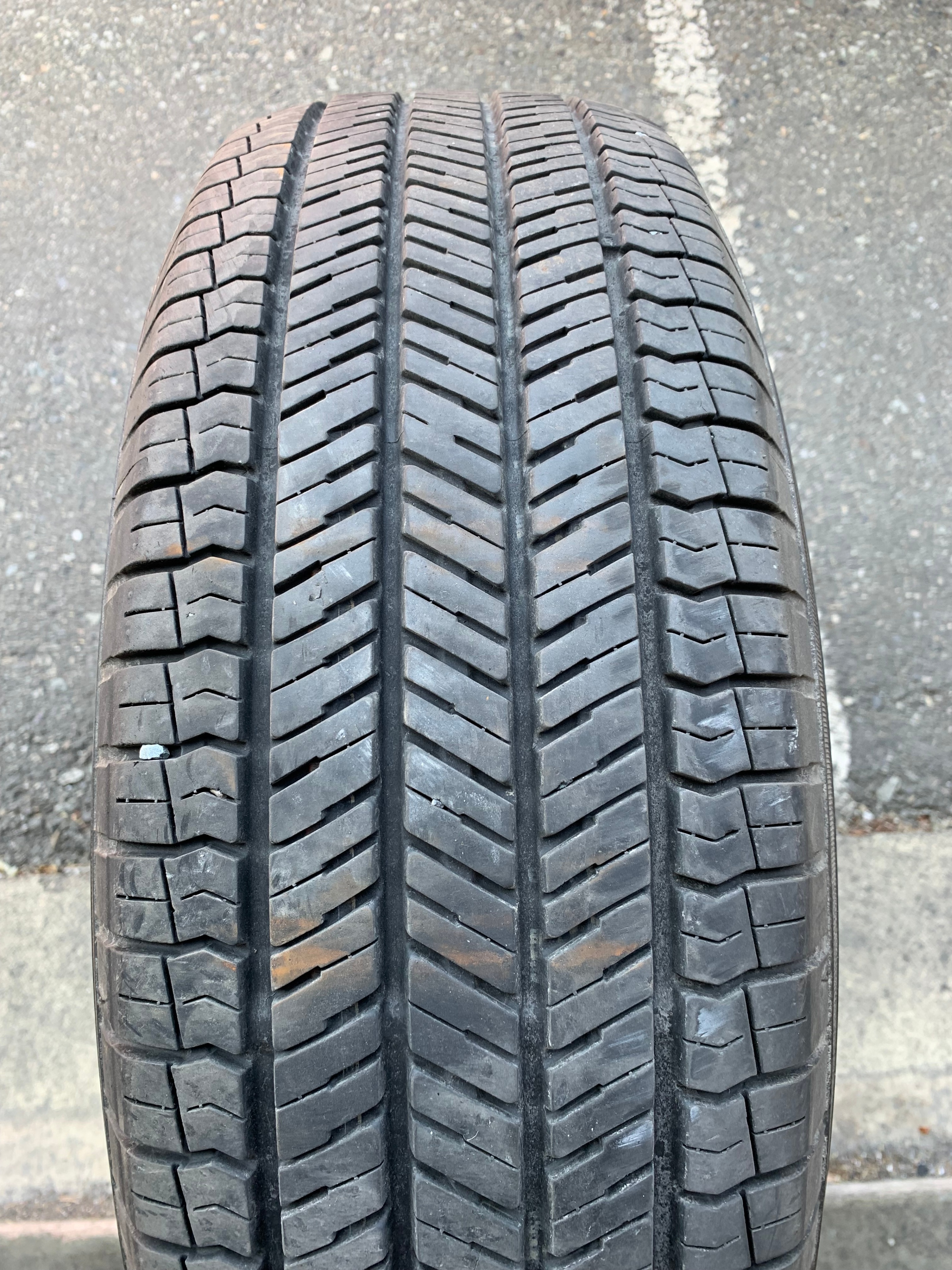 1 x single 225/65/17 M+S Yokohama Geolander G91A with 80% tread