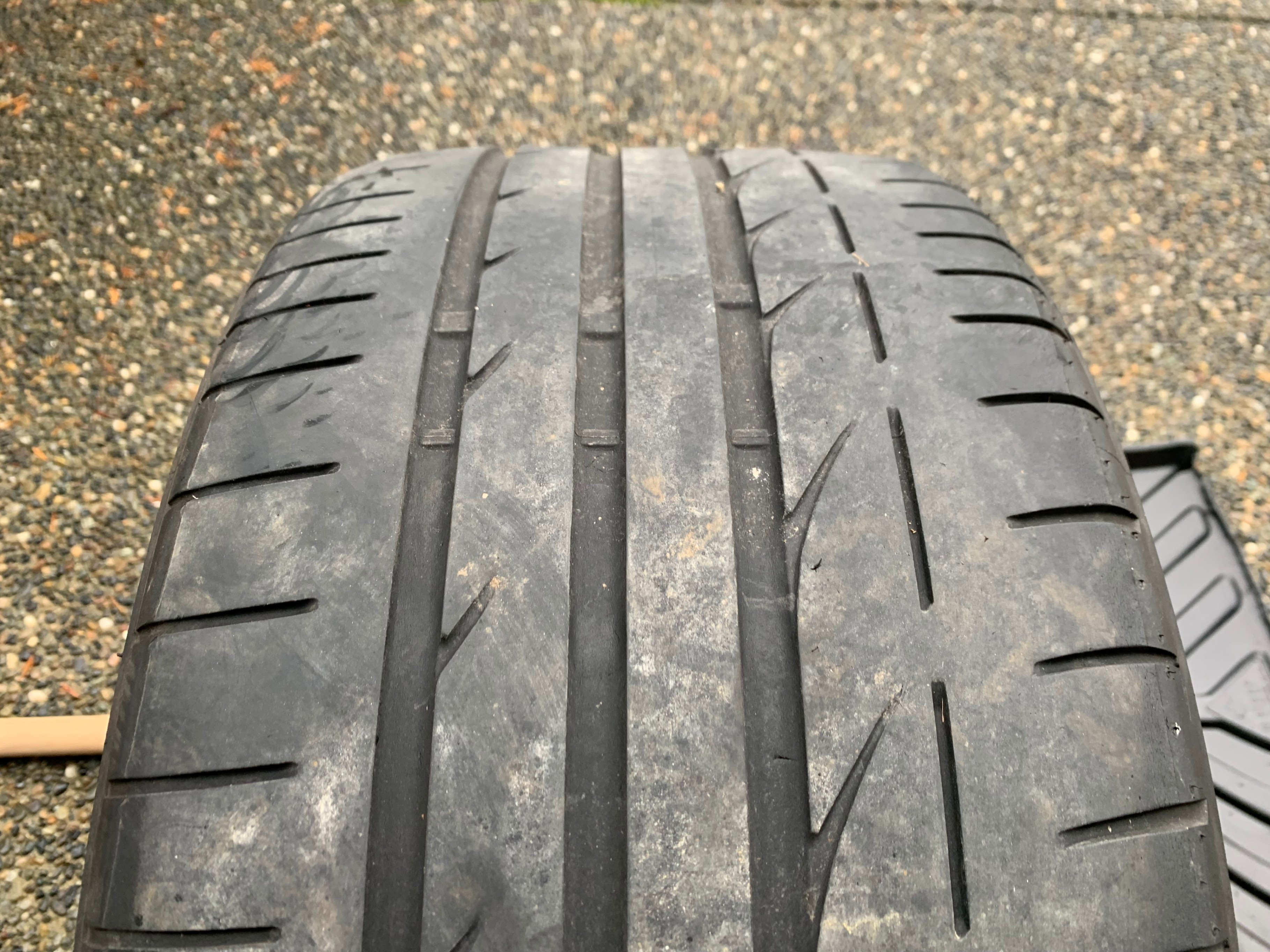 1 X single 255/35/19 92Y Bridgestone Potenza S001 RFT 45% tread - photo 3