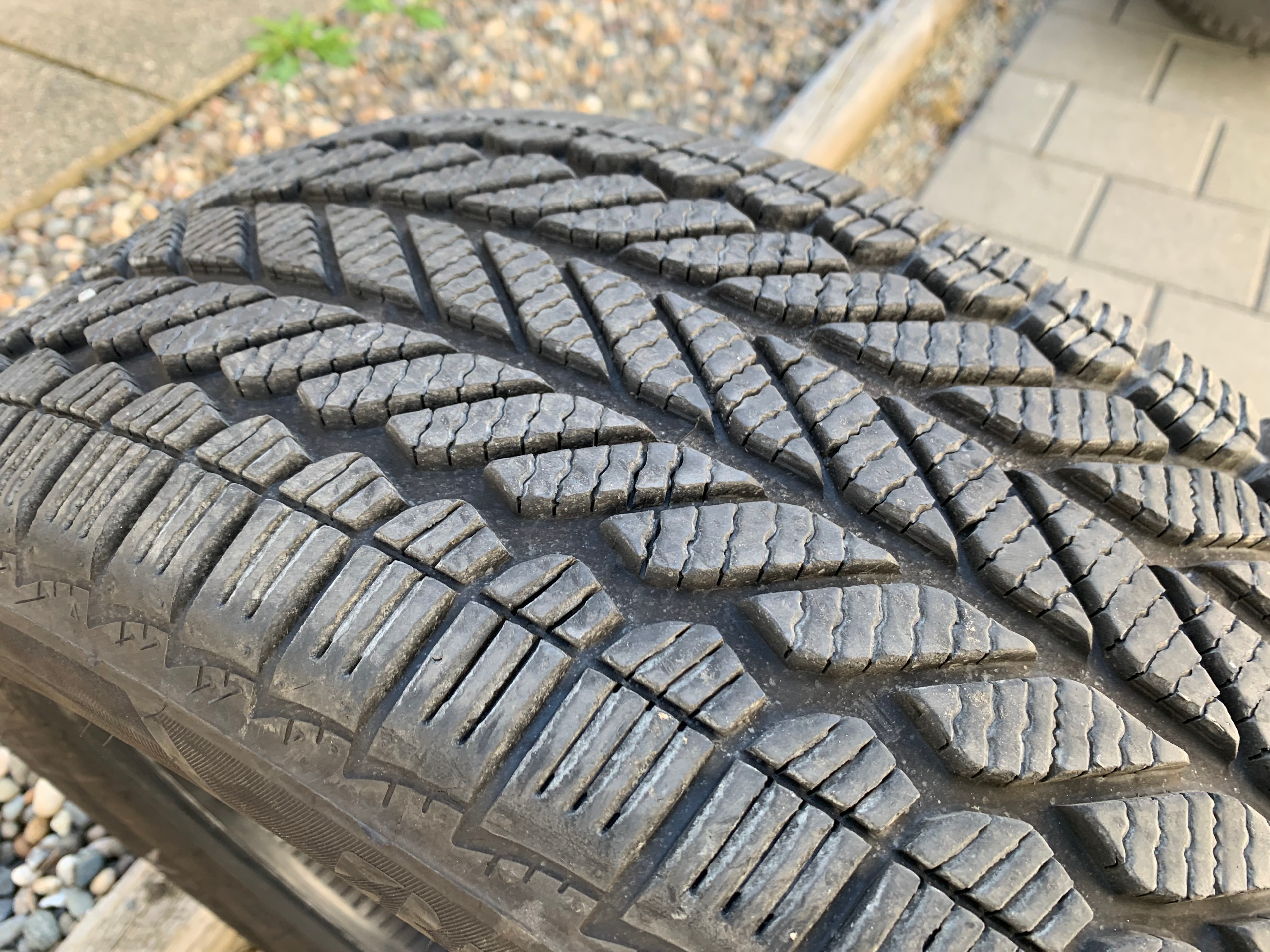 1 x single 225/55/18 98V M+S Bridgestone Weatherpeak 80% tread - photo 4