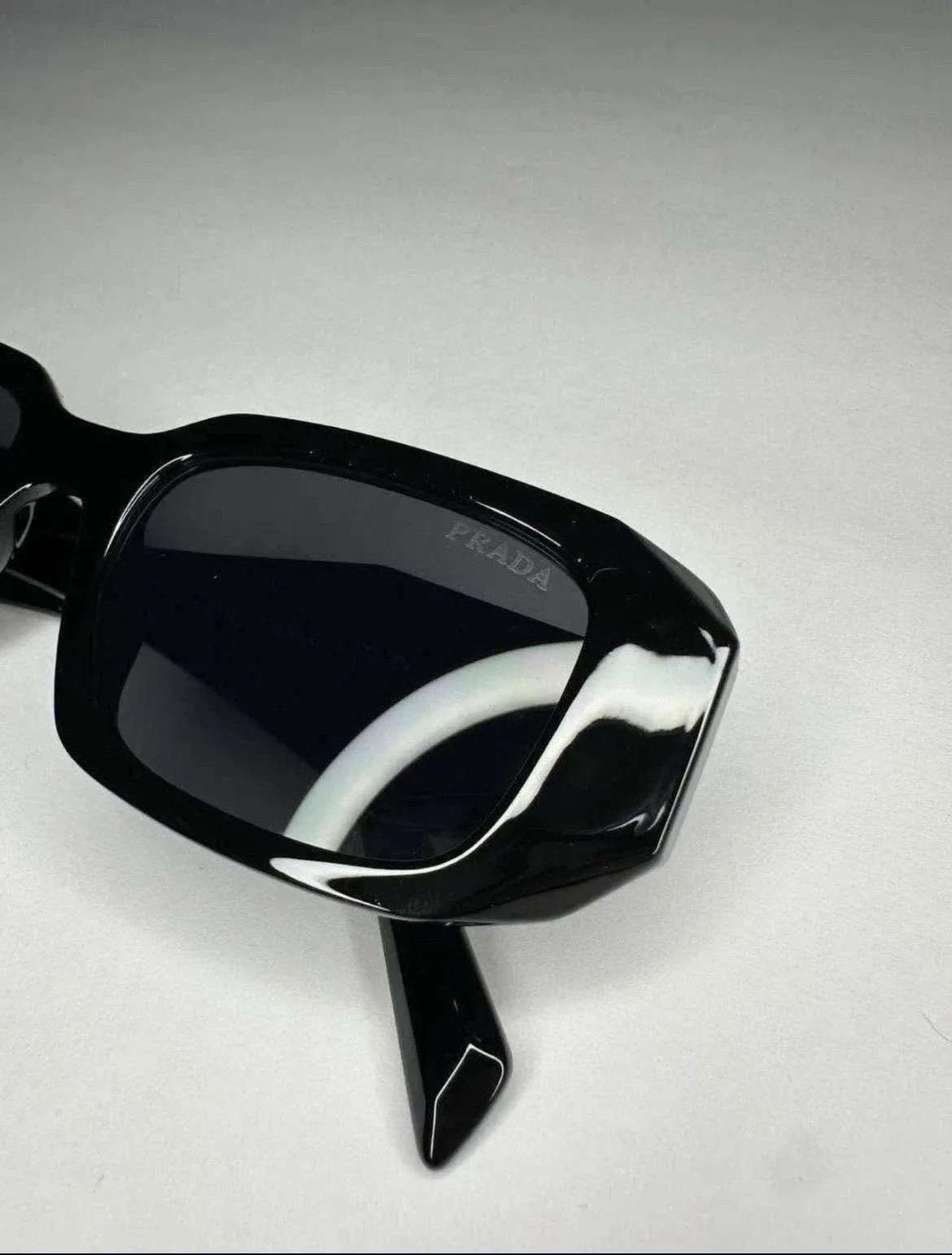 New Prada 8152 Sunglasses|Authentic Polarized 100% UV Protection image indicator(3)