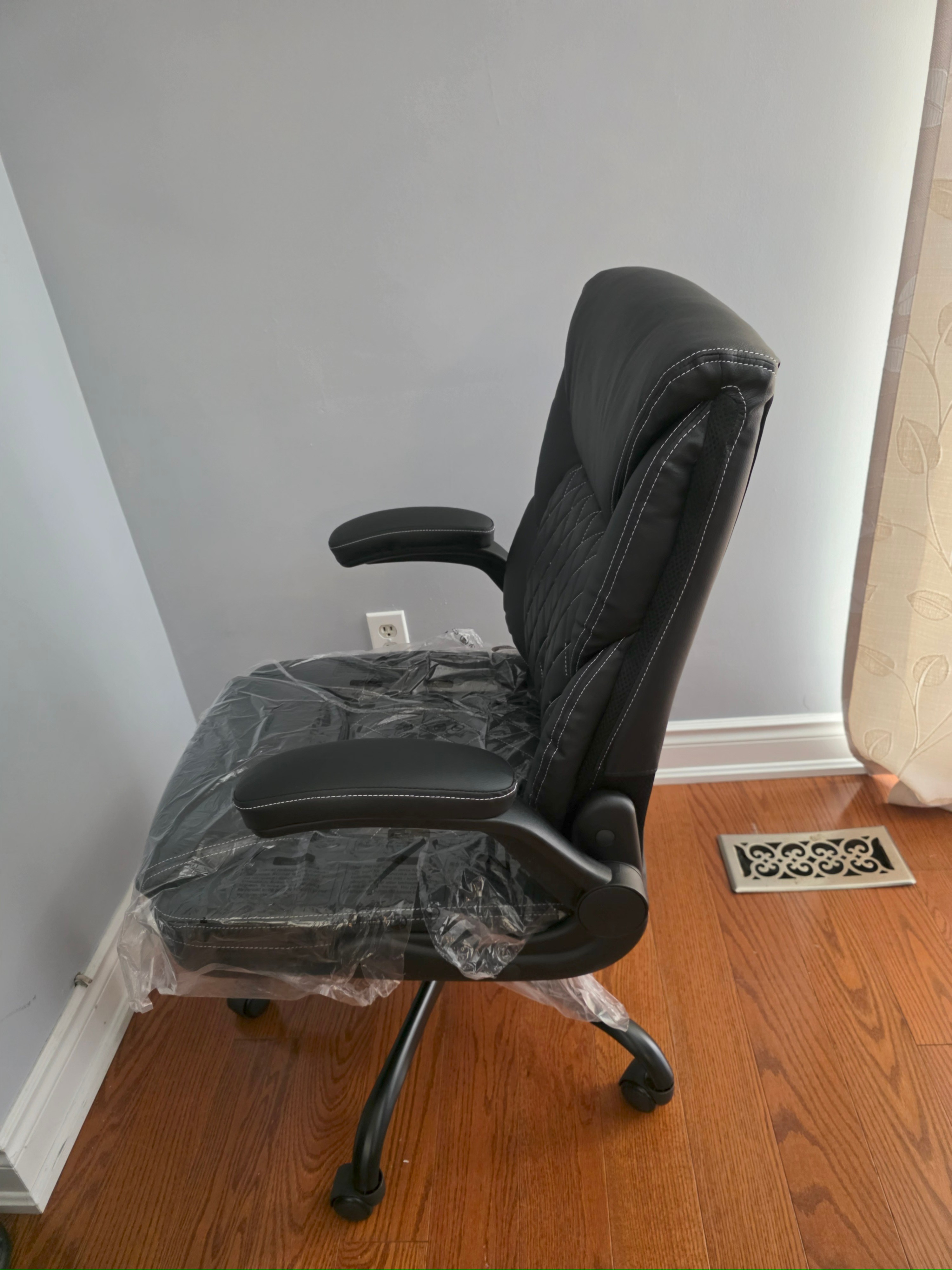 NEW BestEra Executive Leather Chair, Ergonomic - photo 3