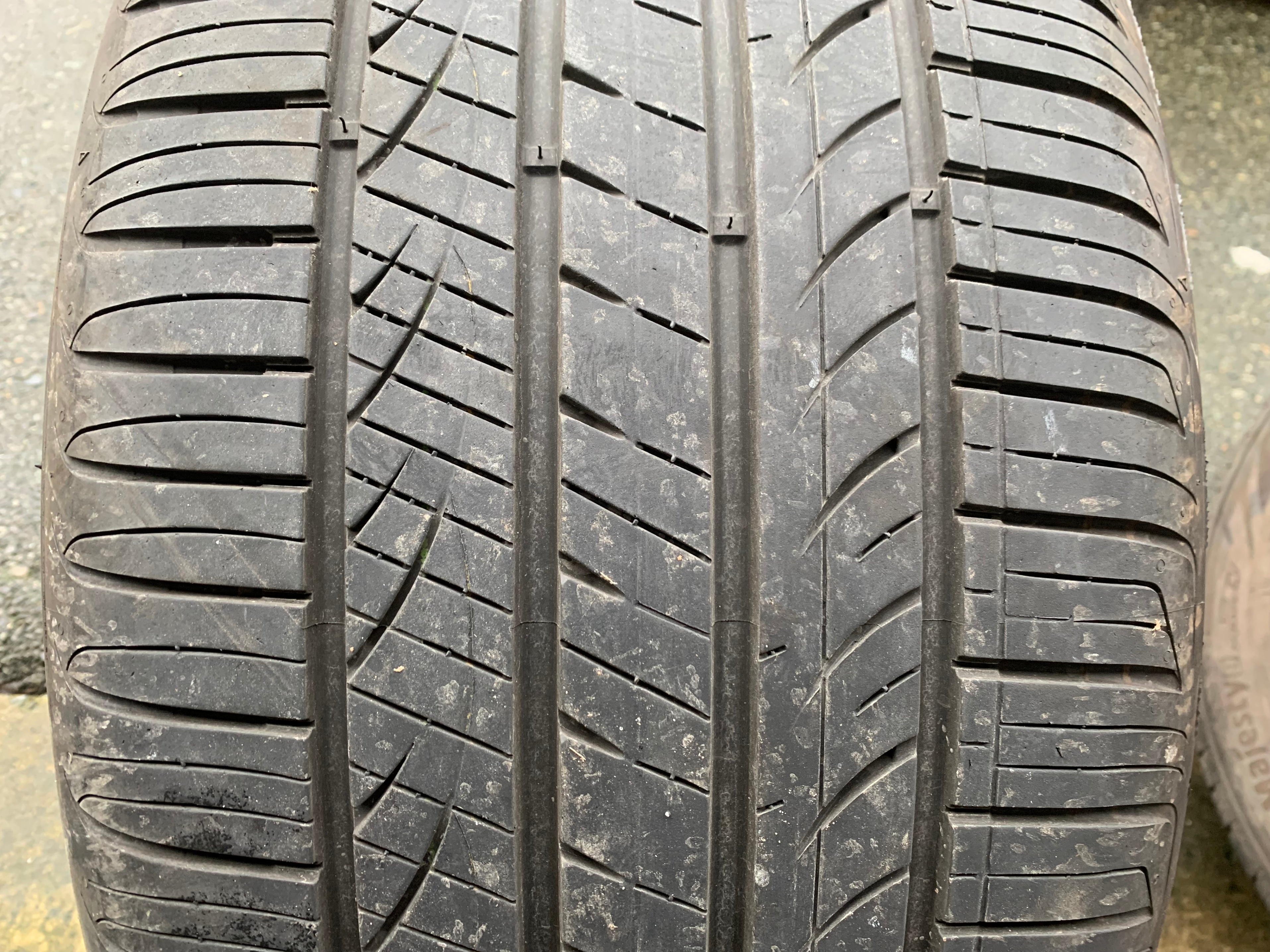 1 x single 285/35/20 Hankook Ventus S1 Noble 2 RFT w 90% tread - photo 2