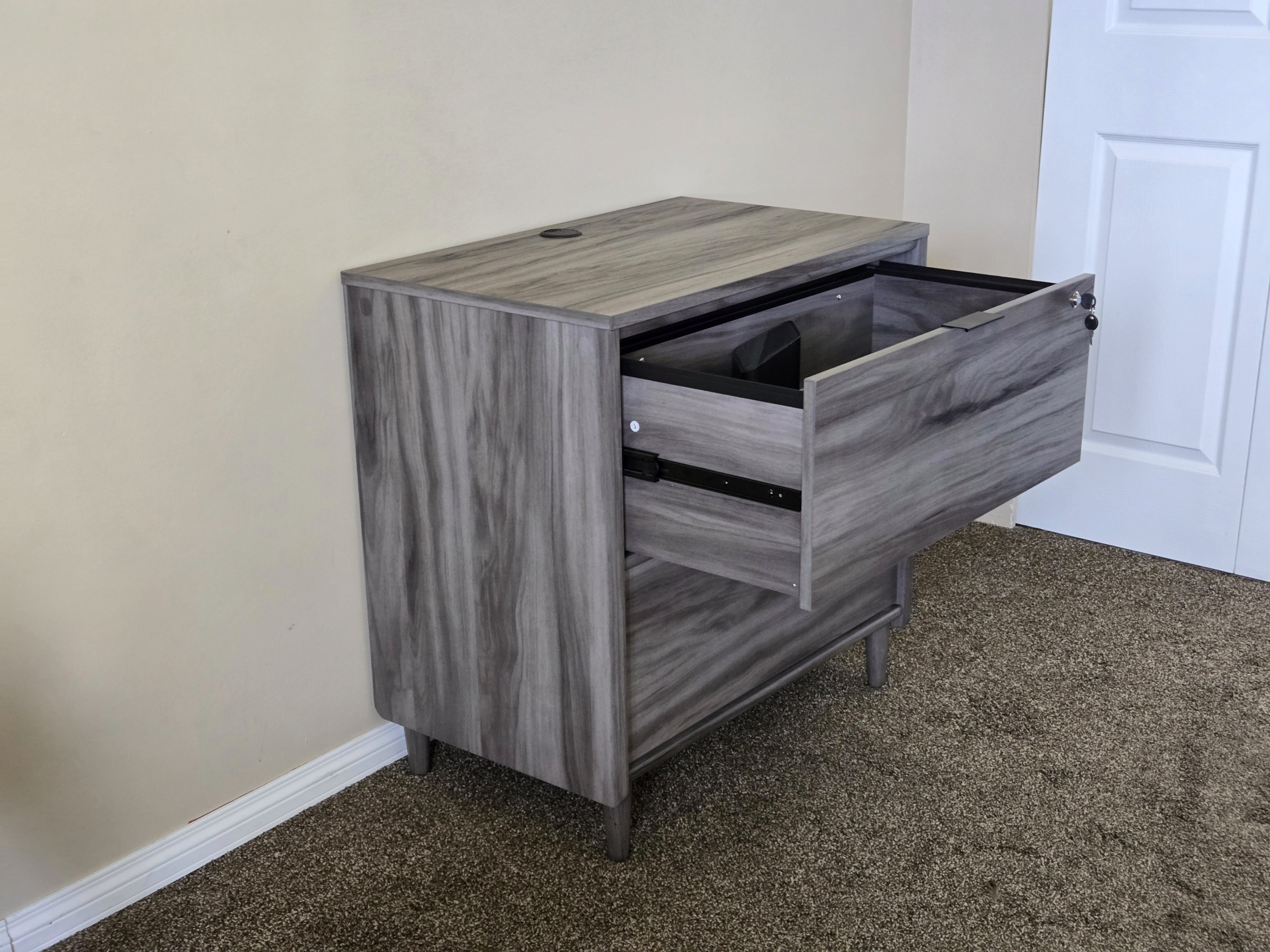 2-Drawer Dresser / Filing Cabinet (Wooden) (29½"×18½"×30¼") - photo 3